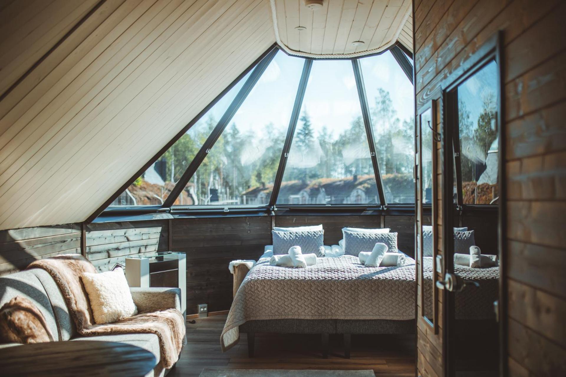 Aurora Cabin Queen