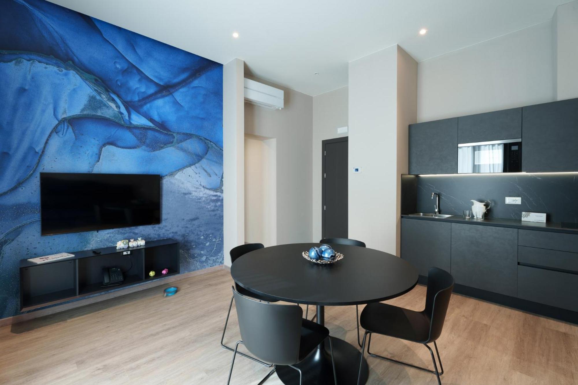 Deluxe Suite with Two Bedroom and Balcony
