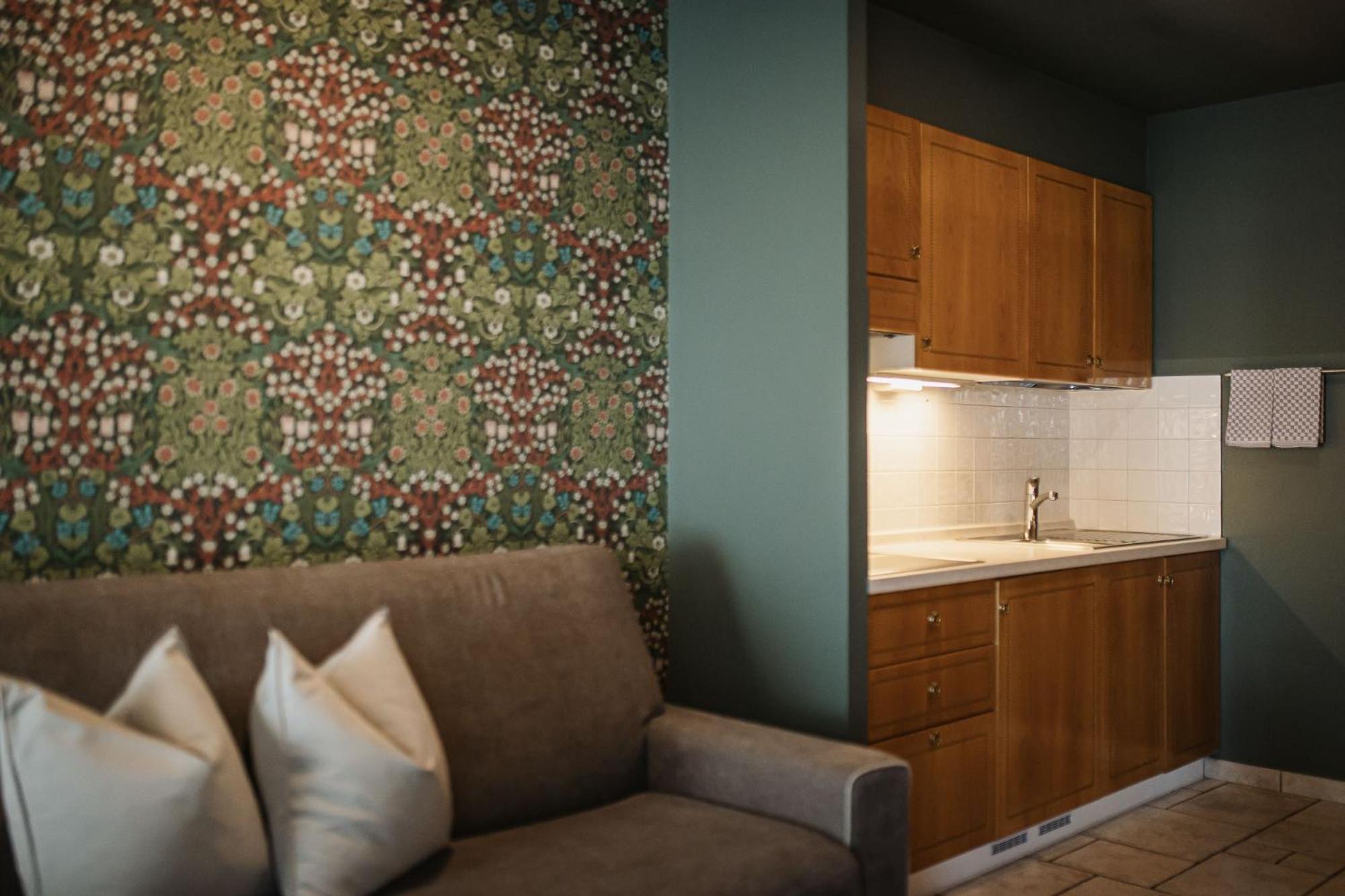 One-Bedroom Apartment,1556343595:JPEG
