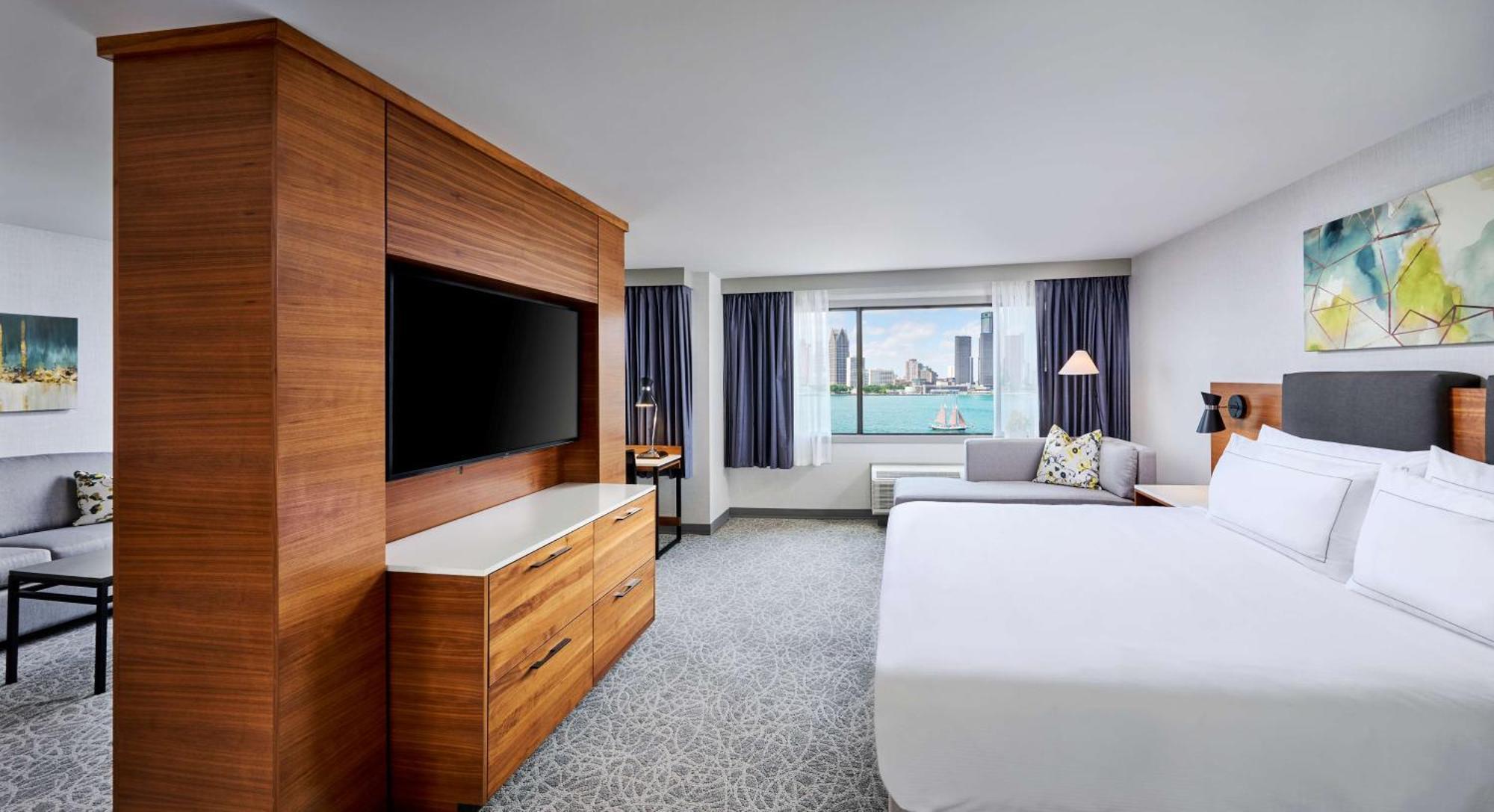 King Studio Suite with Water View