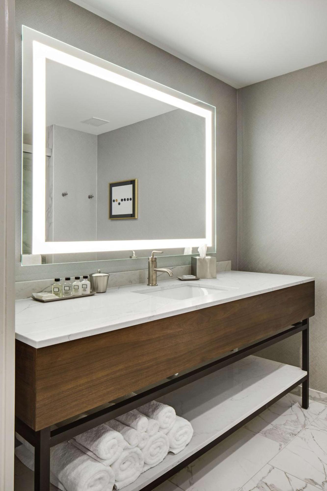 King Room Spa Shower,1557377329:JPEG