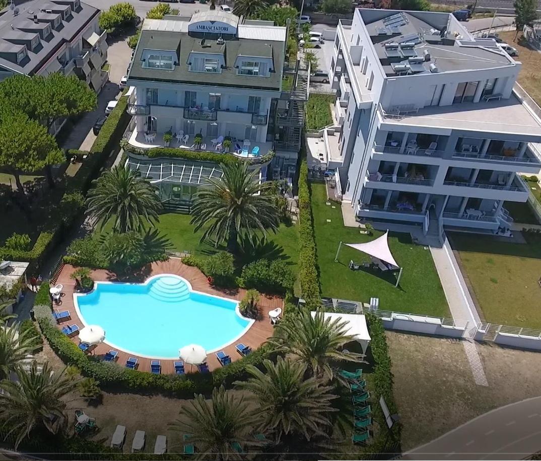 Three-Bedroom Apartment Sea View,1588174705:JPEG