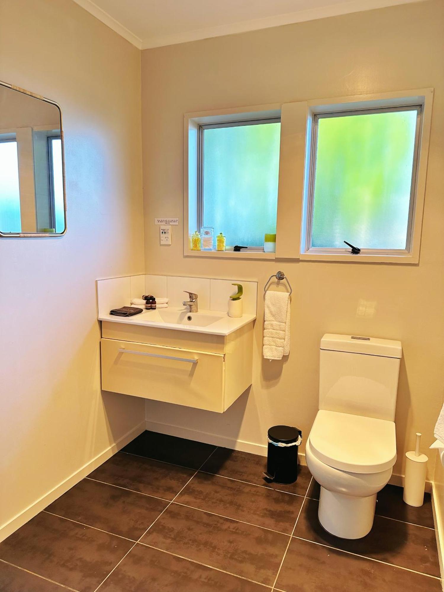 Deluxe One-Bedroom Apartment