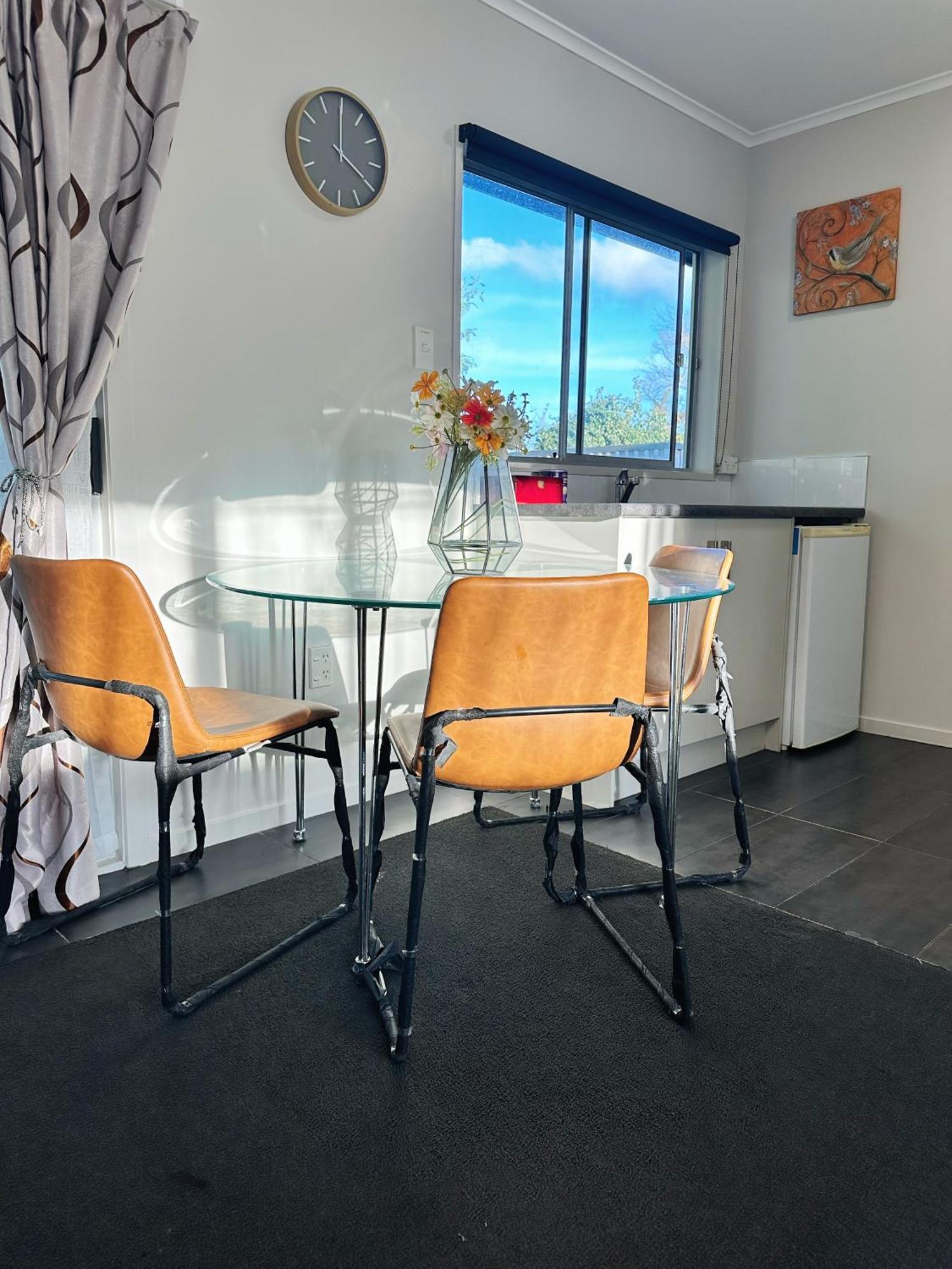Deluxe One-Bedroom Apartment