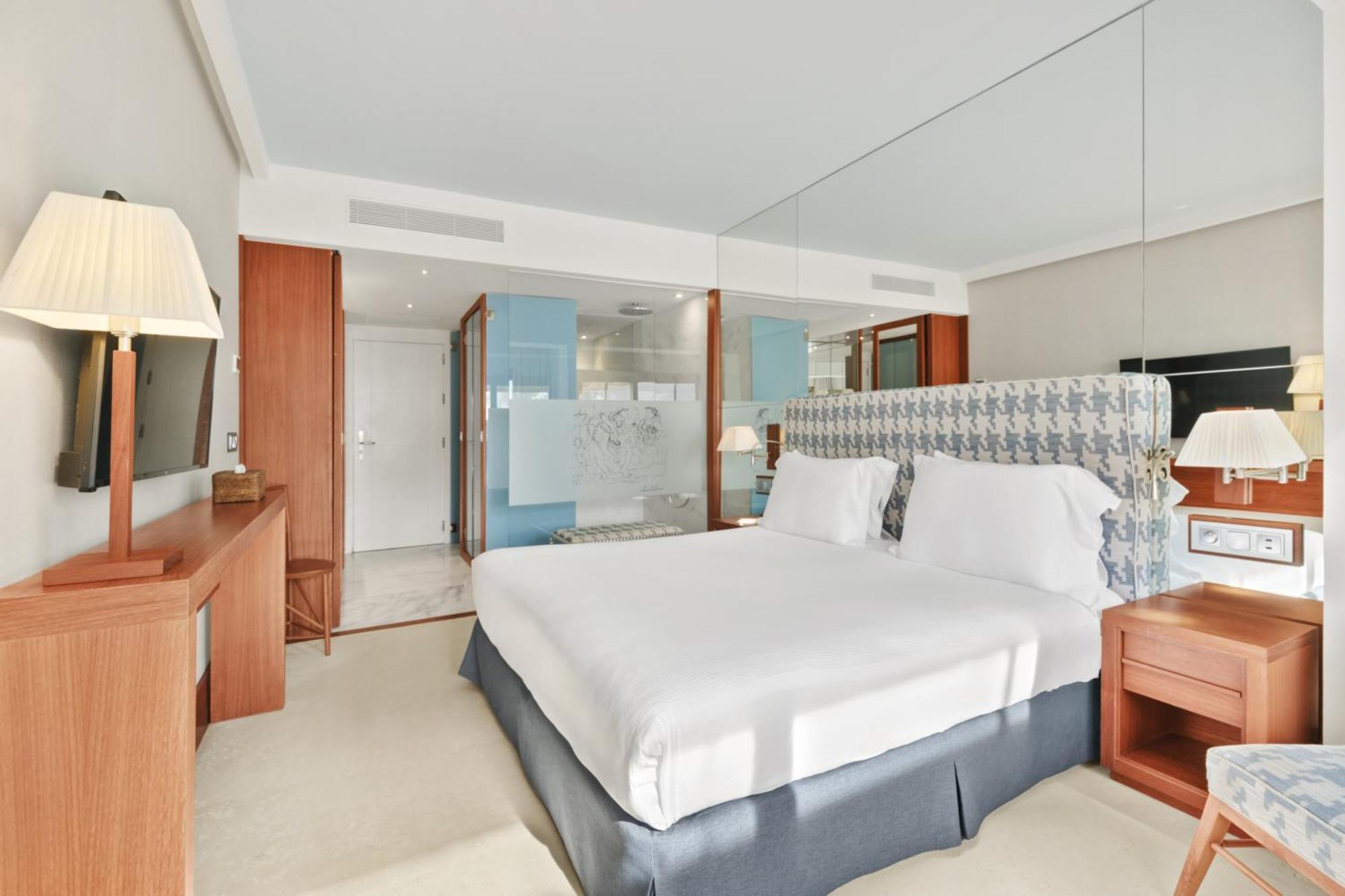 Deluxe Double Room Pool