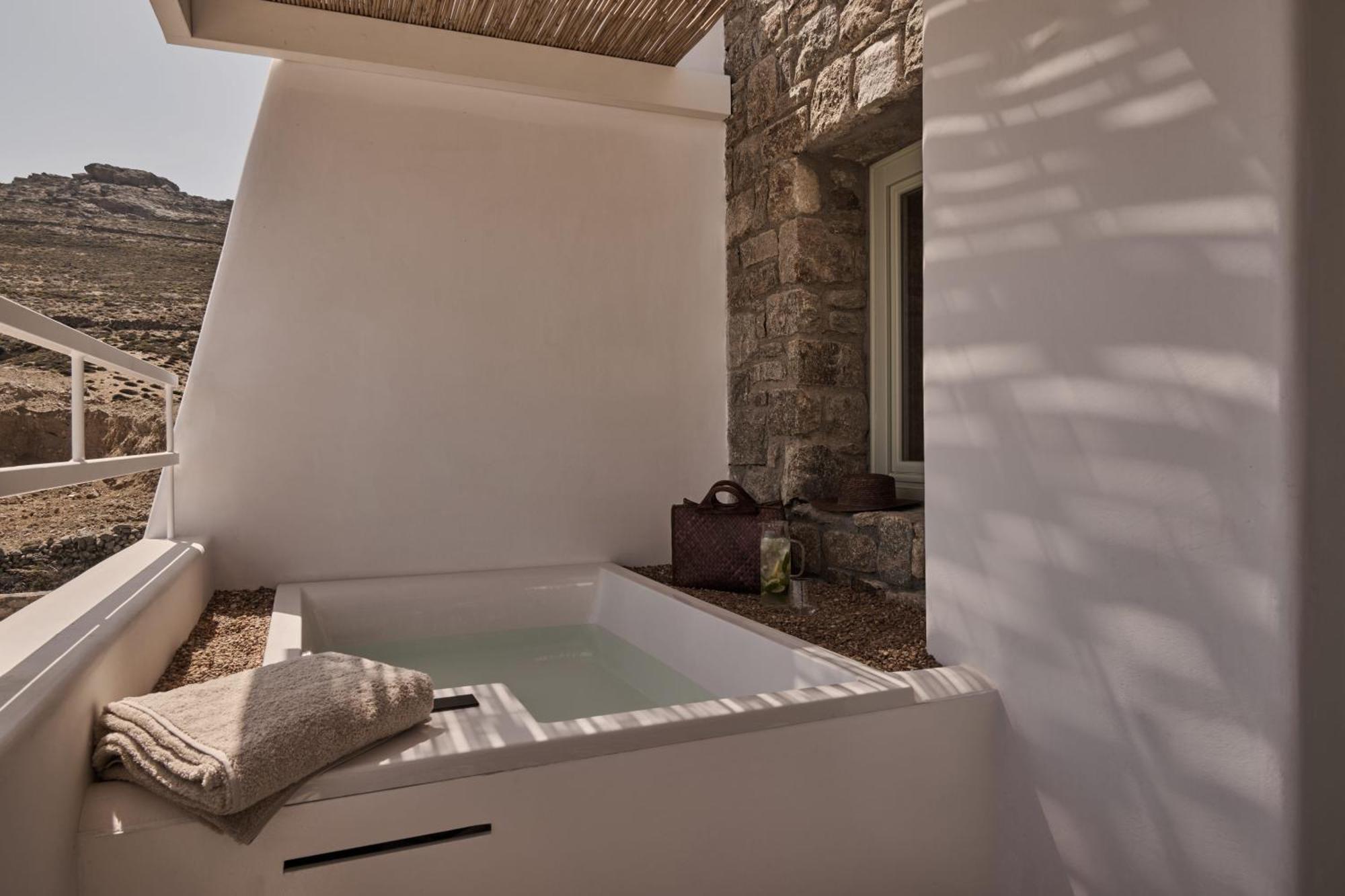 King Room Sea View & Outdoor Hot Tub,1591632063:JPEG