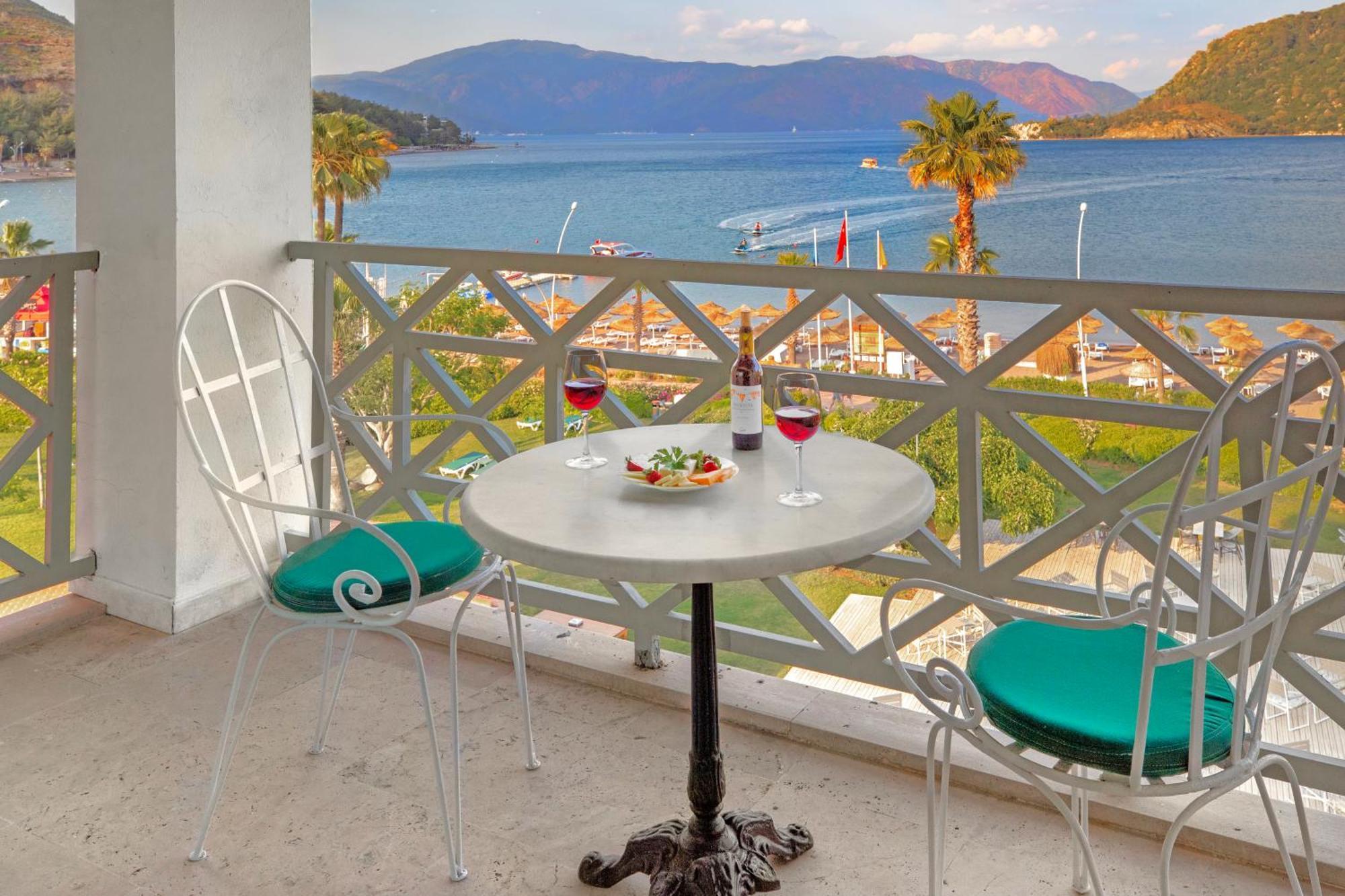 Deluxe Suite Sea View Exclusive Services,1588070923:JPEG