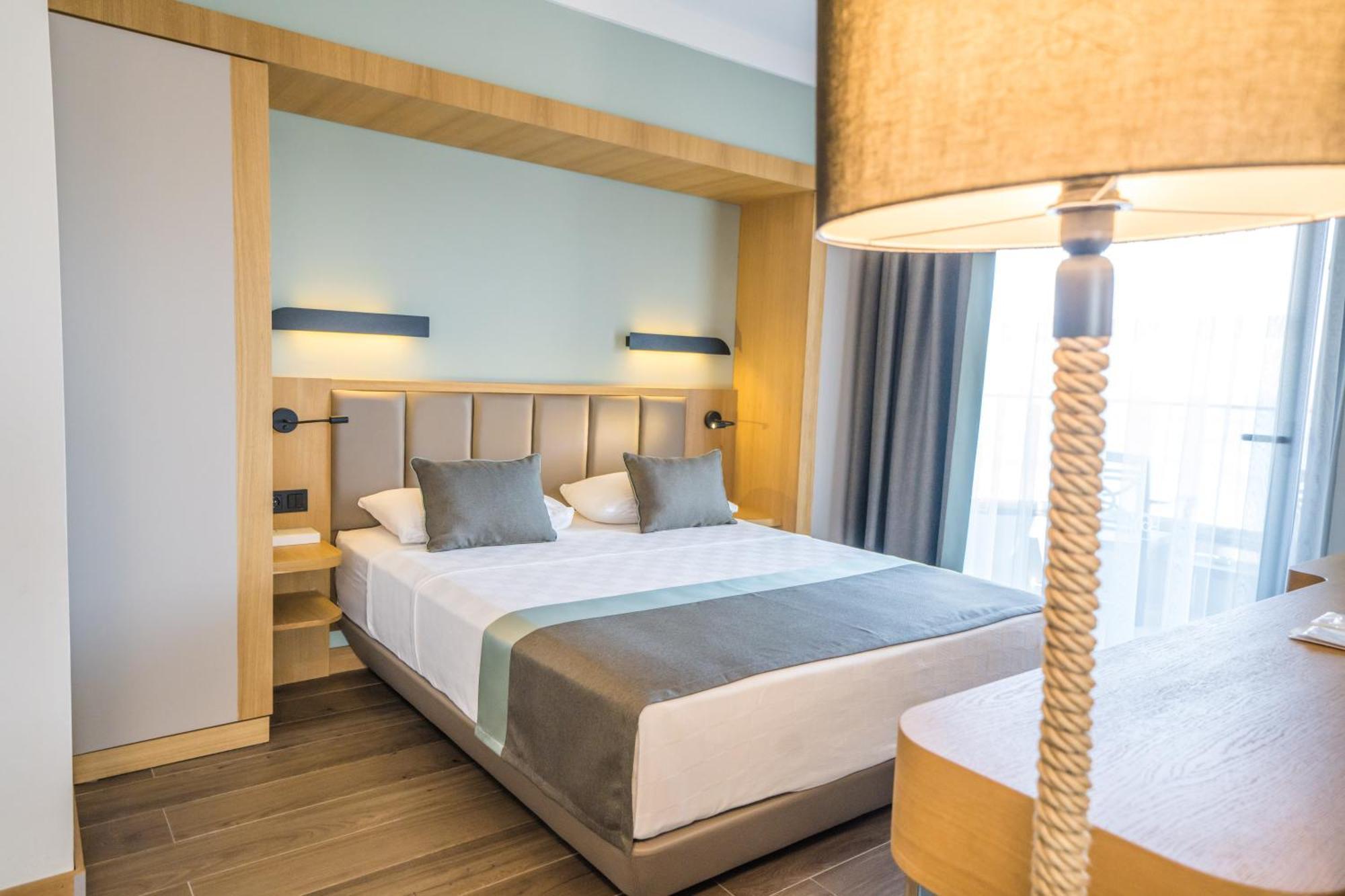 Double Room Mountain View