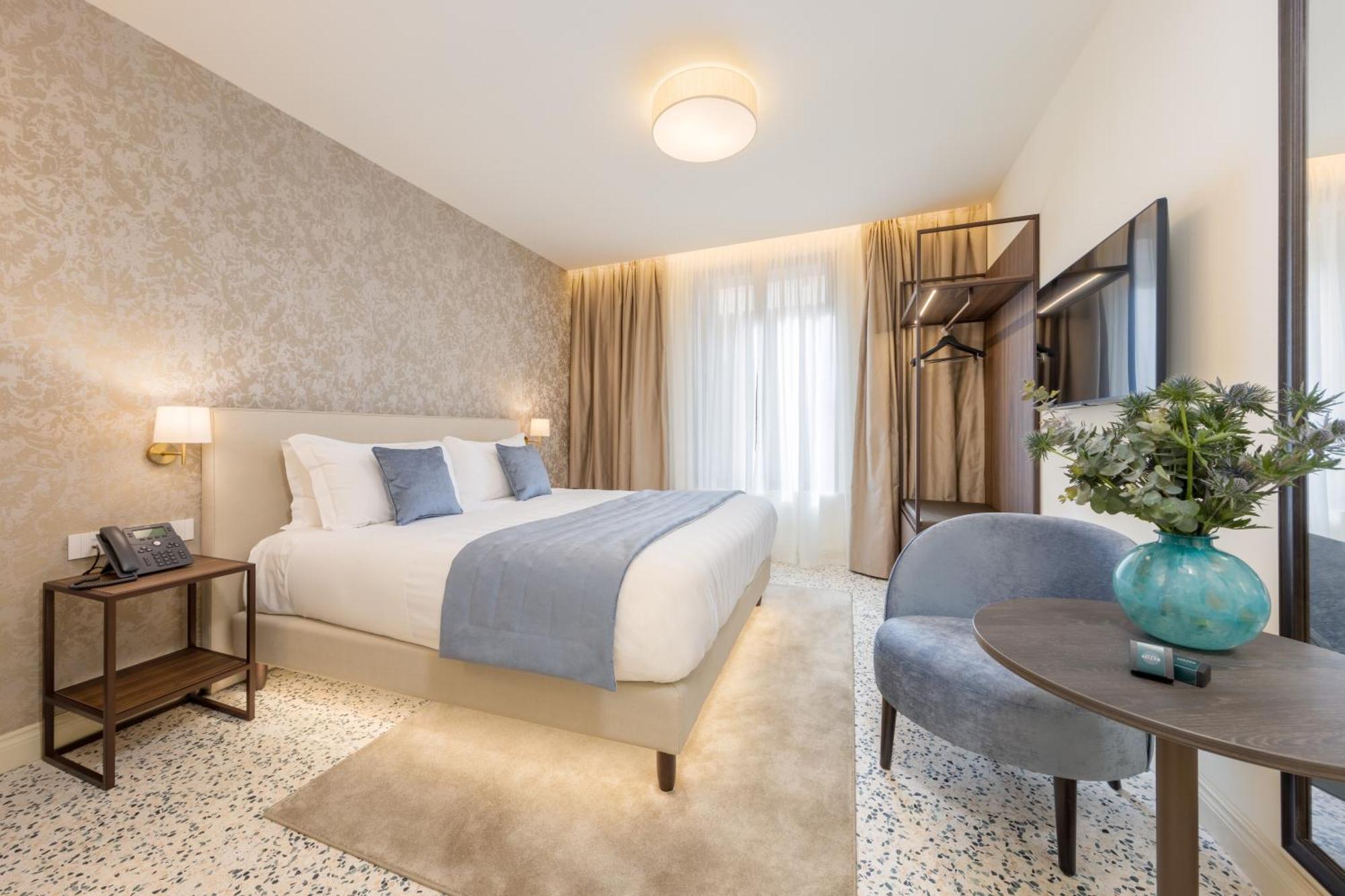 Chambre Deluxe Double ou Lits Jumeaux
