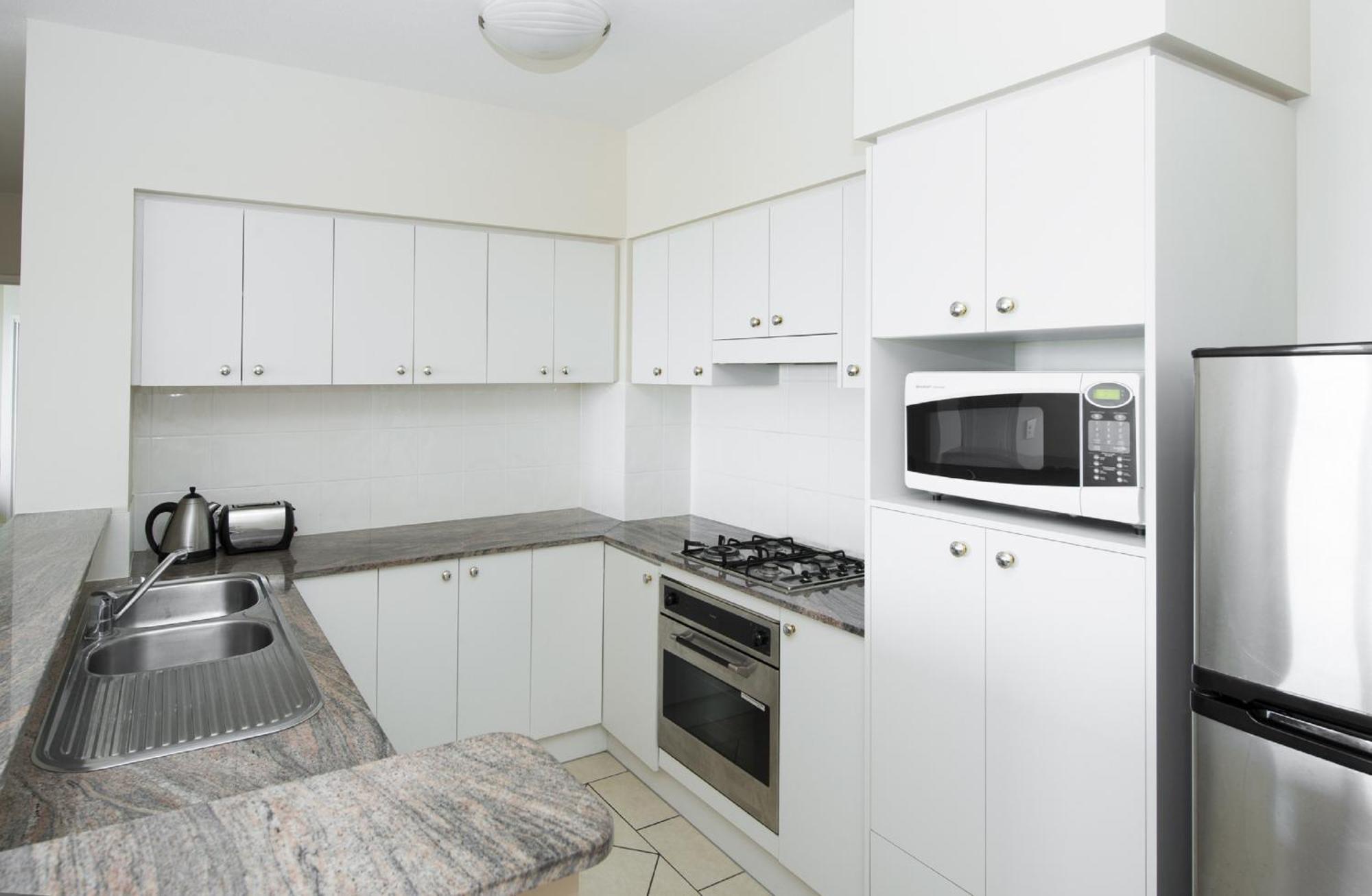 Two-Bedroom Apartment 2 Queen Beds