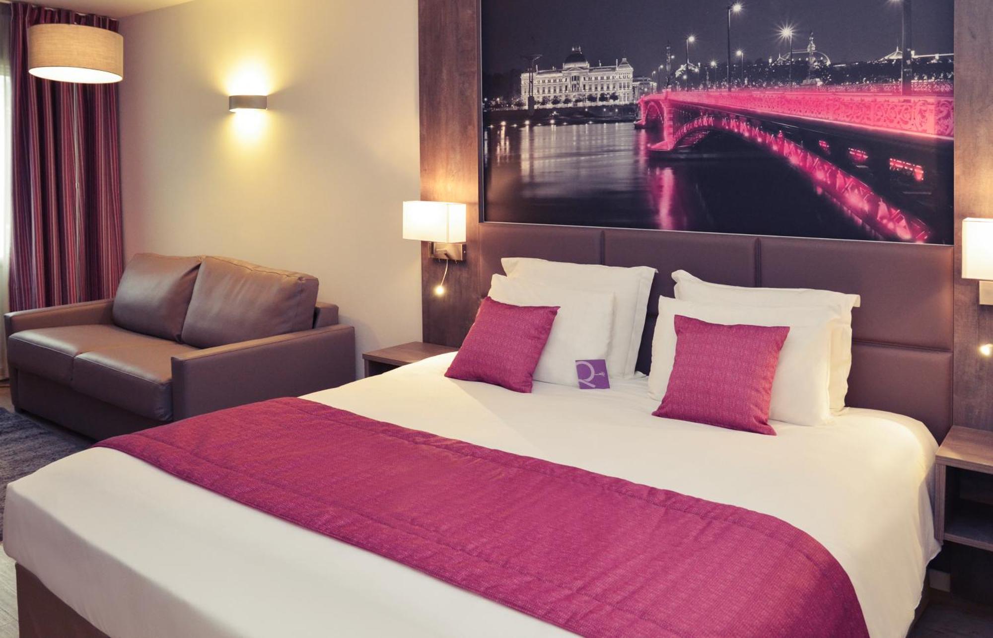 Superior Room One Double Bed Sofa,1716977963:JPEG