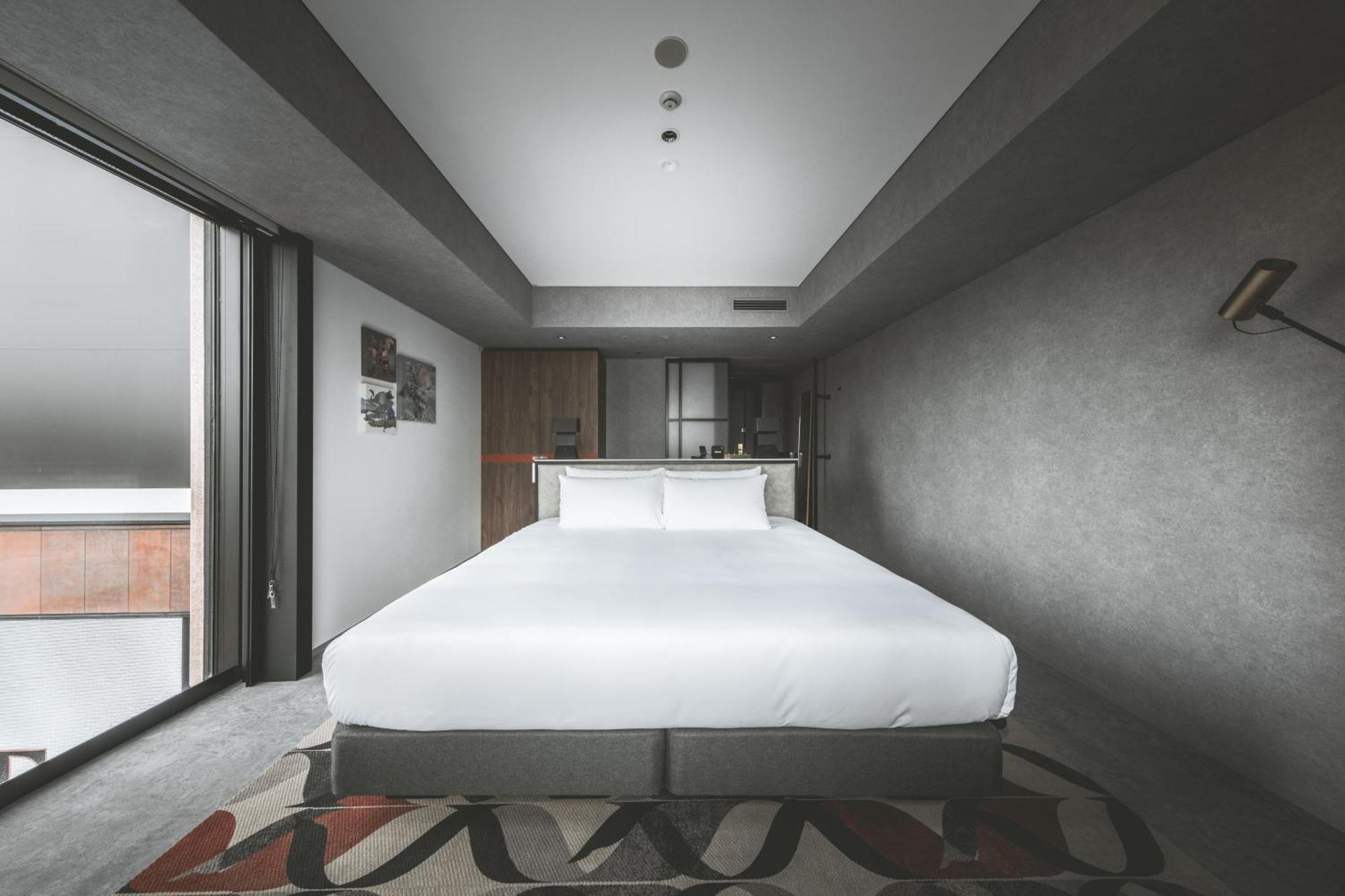 Deluxe Corner Double Room