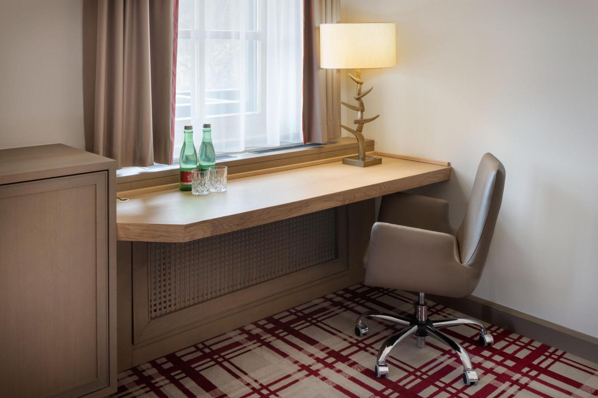 Grand Deluxe Twin Room with Two Twin Beds and Garden View