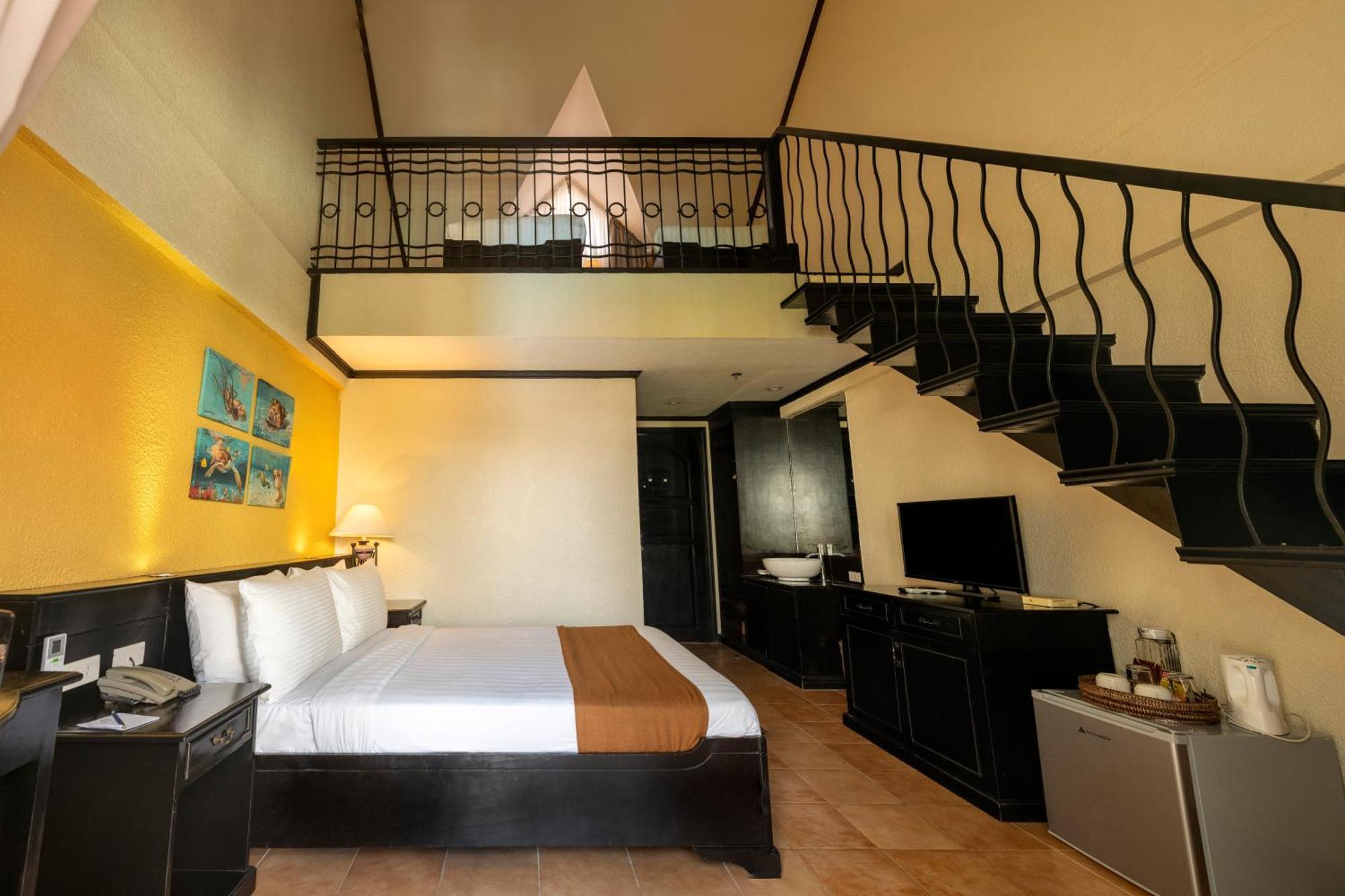 Superior Deluxe Loft
