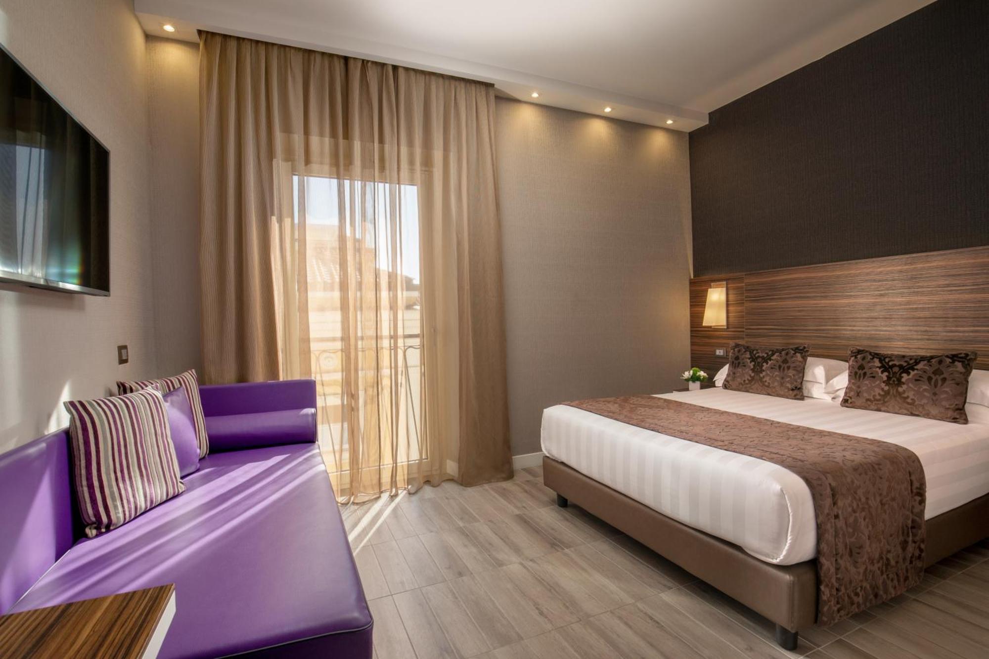 Deluxe Room,1566917753:JPEG