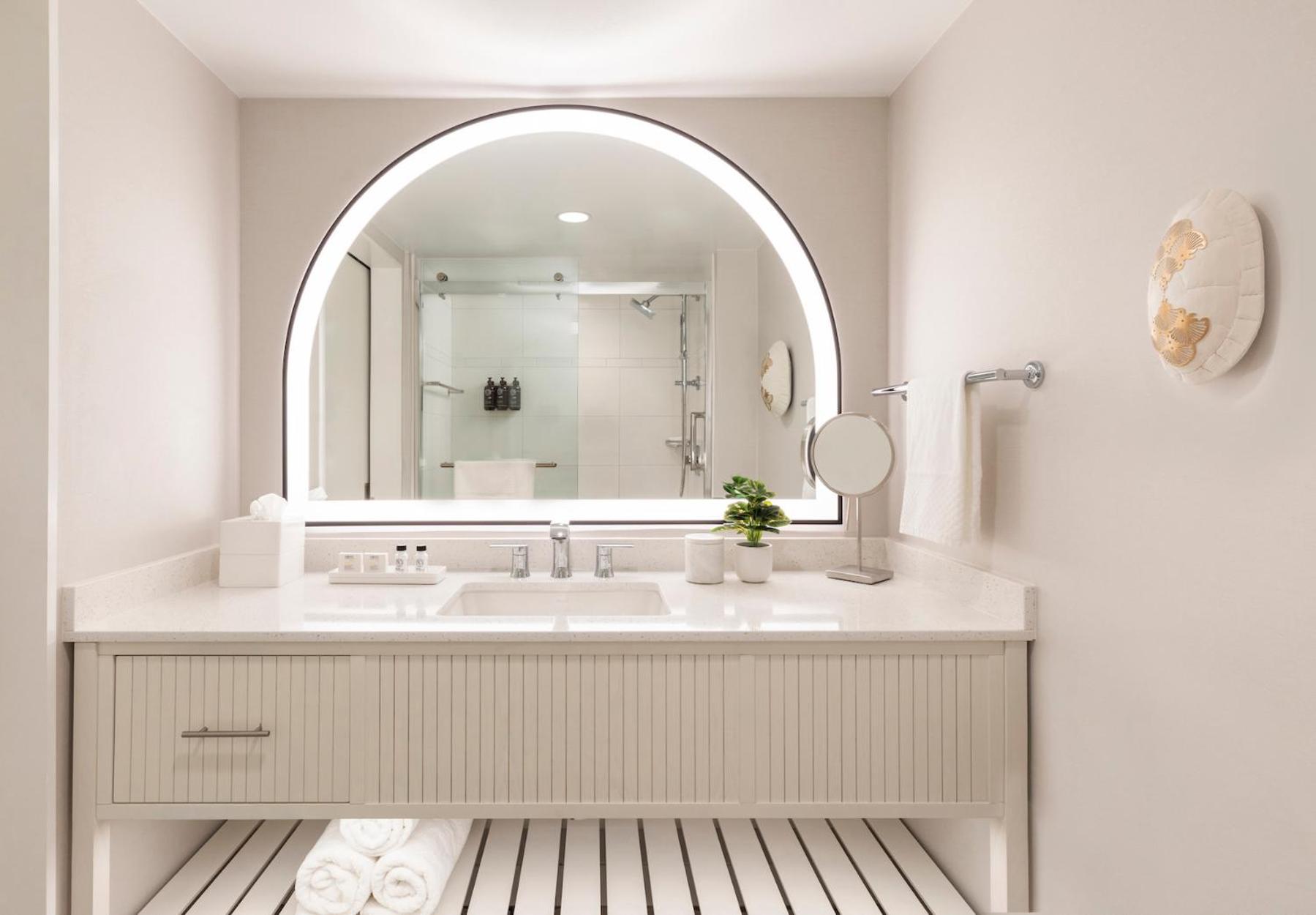 Queen Room with Two Queen Beds - Hearing Accessible