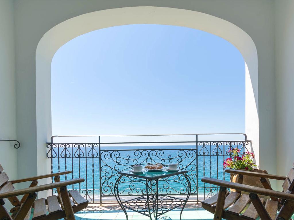 Family Room with Sea View