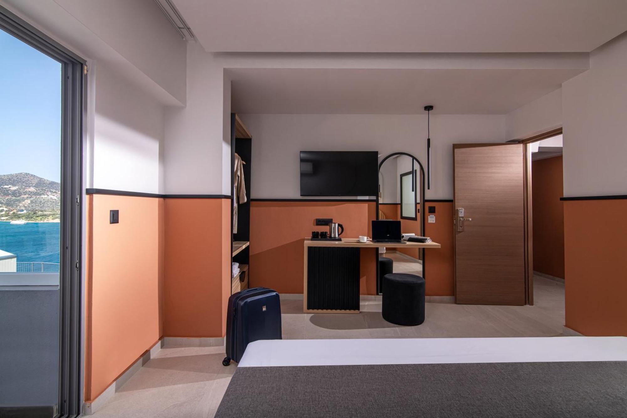 Double or Twin Room Side Sea View
