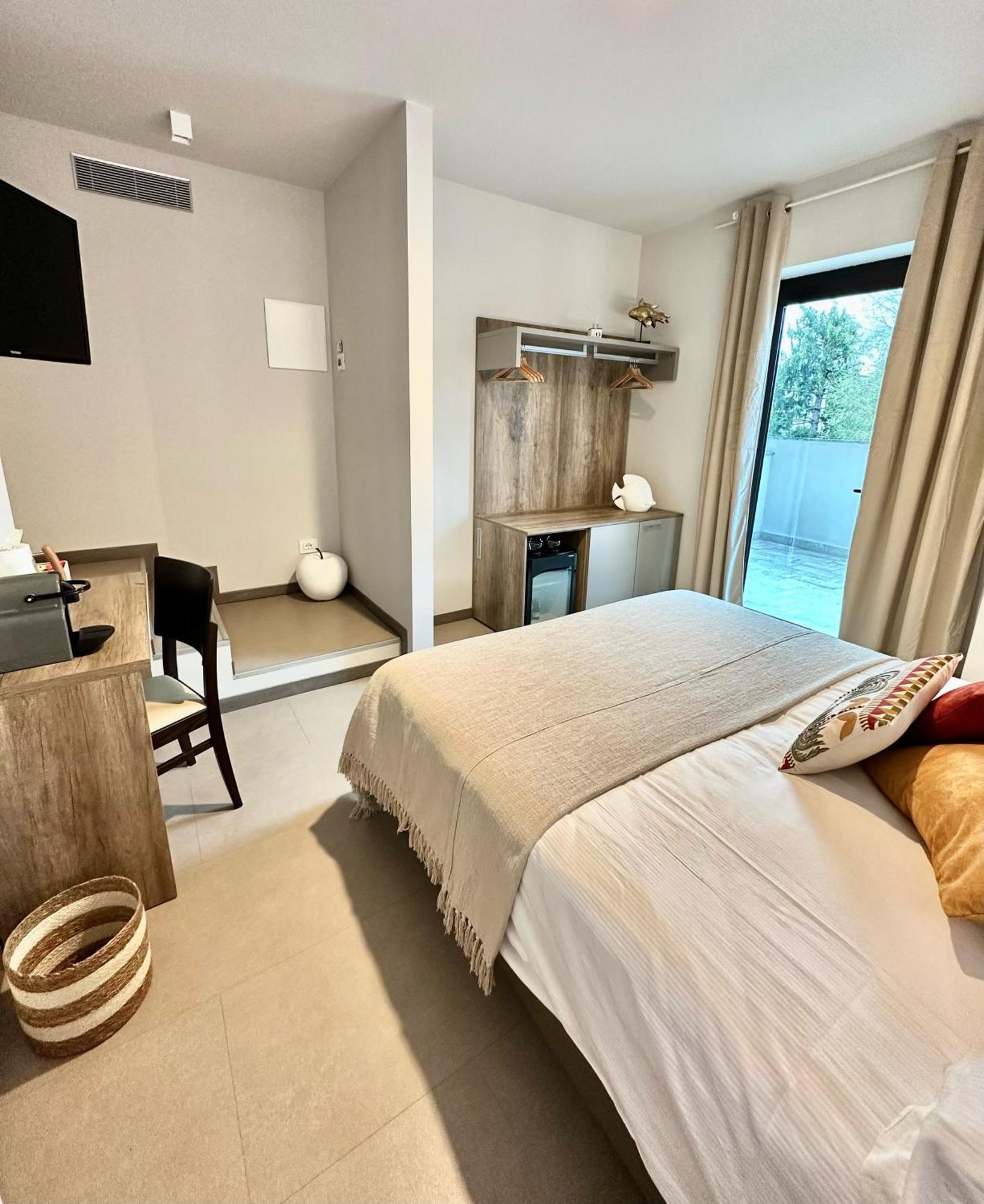 Double or Twin Room Terrace
