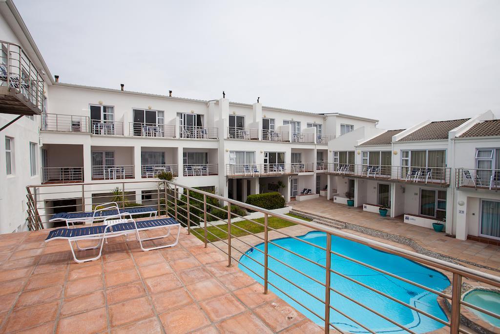 Double Room with Pool View - Ground Floor