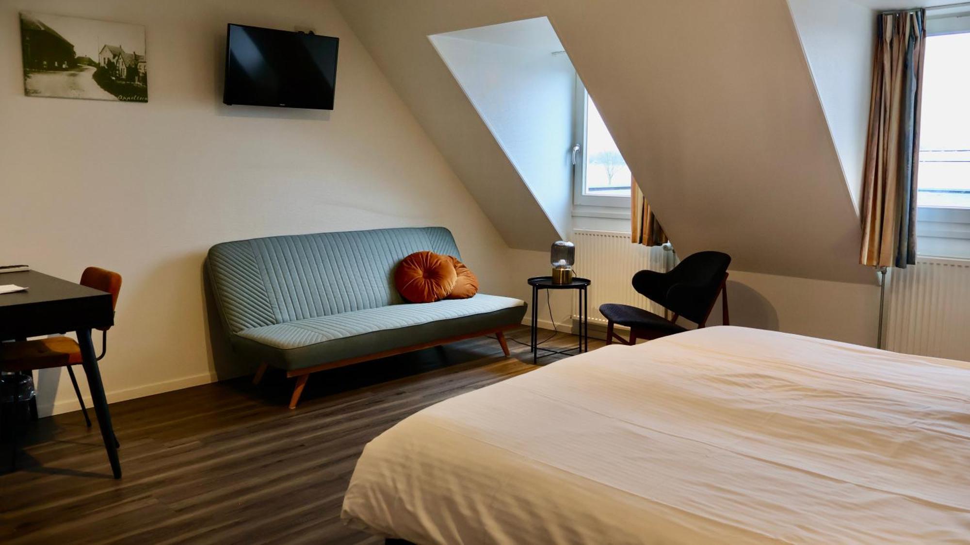 Double Room,1571276531:JPEG