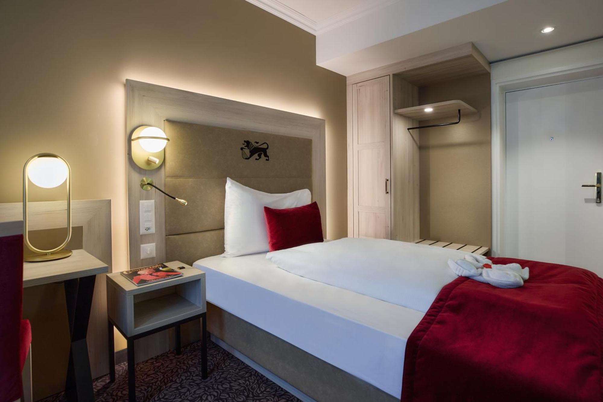 Deluxe Single Room
