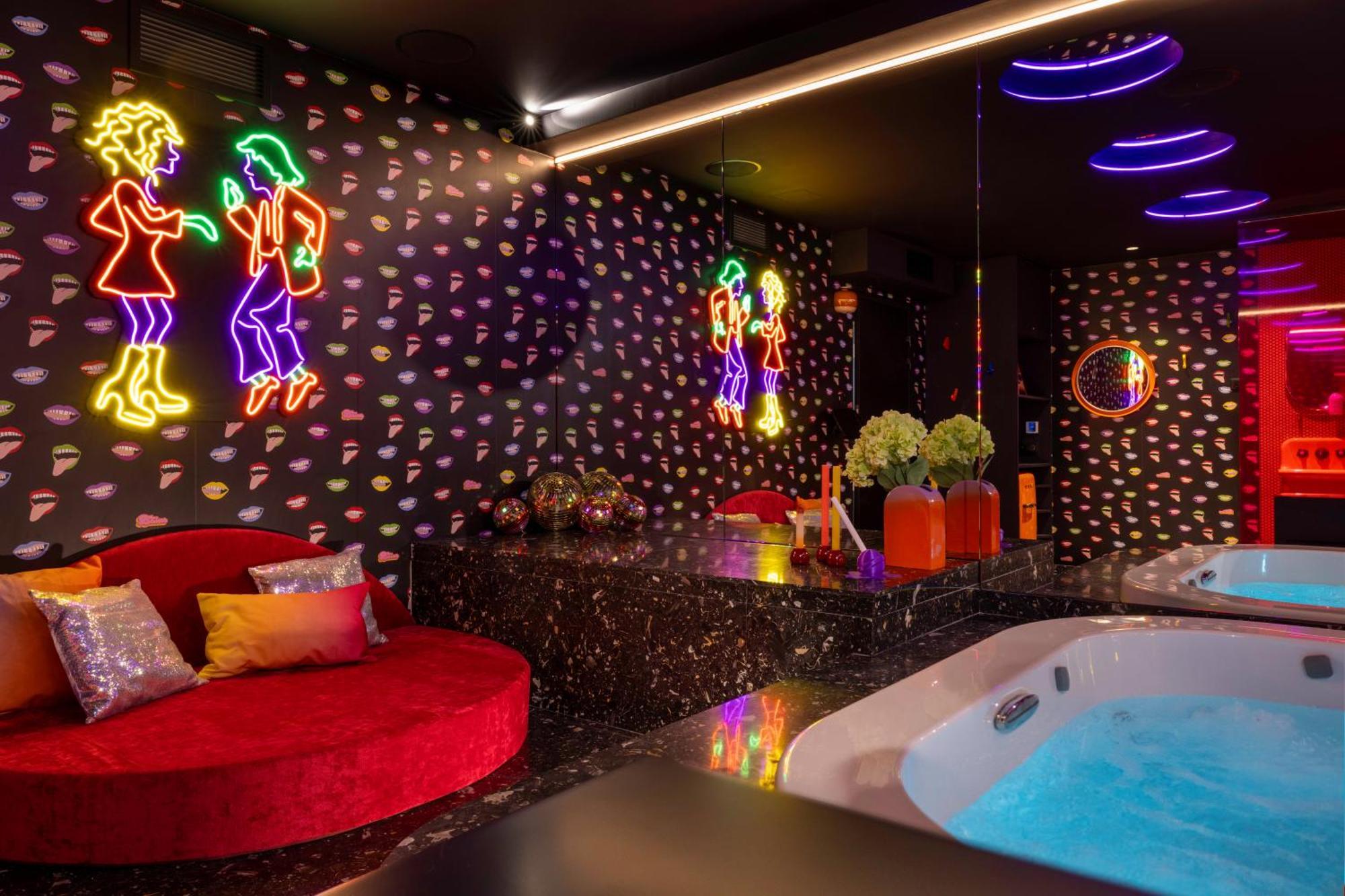 Double Room Private Spa Bath Access 60 minutes