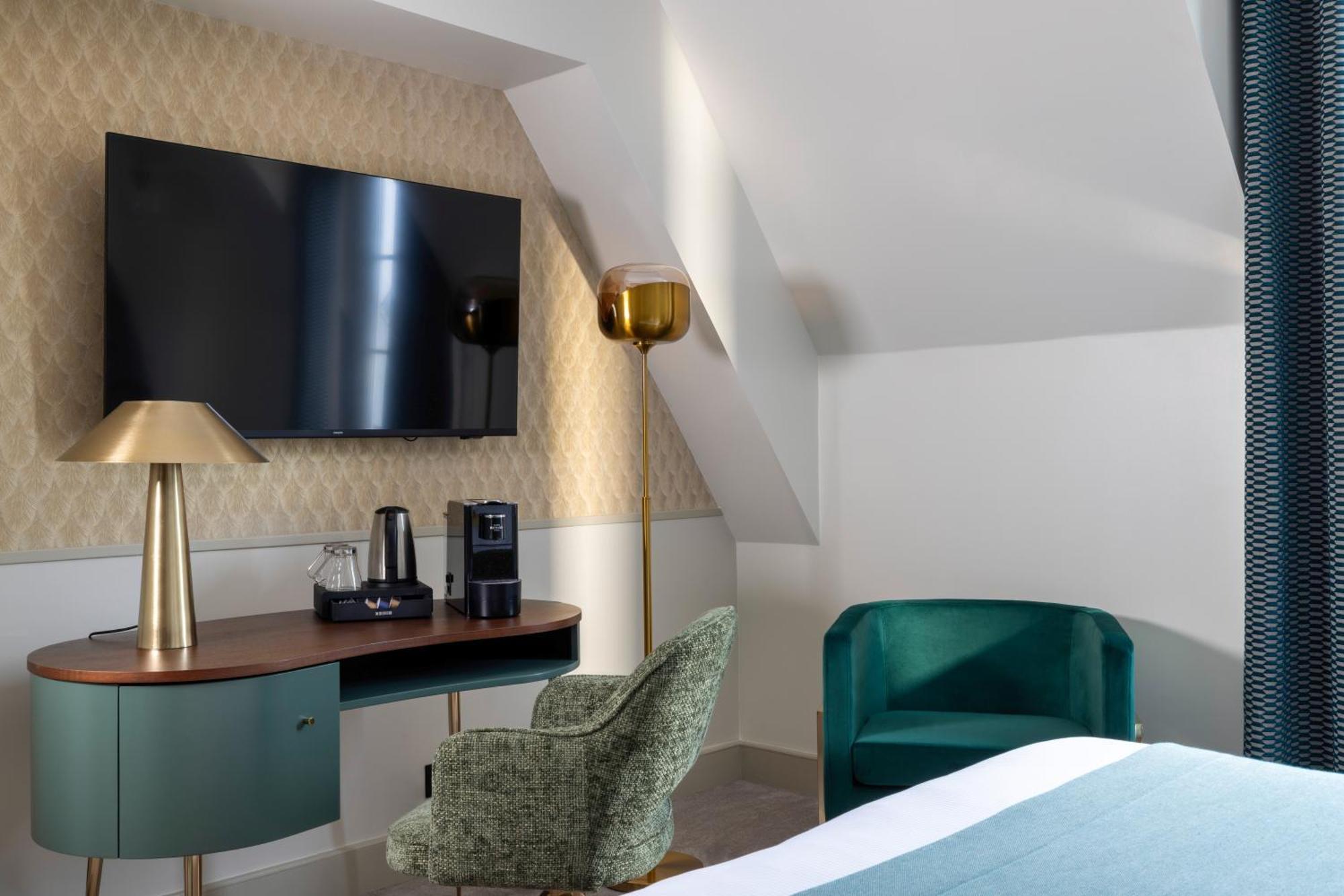 Deluxe Room,1583063049:JPEG