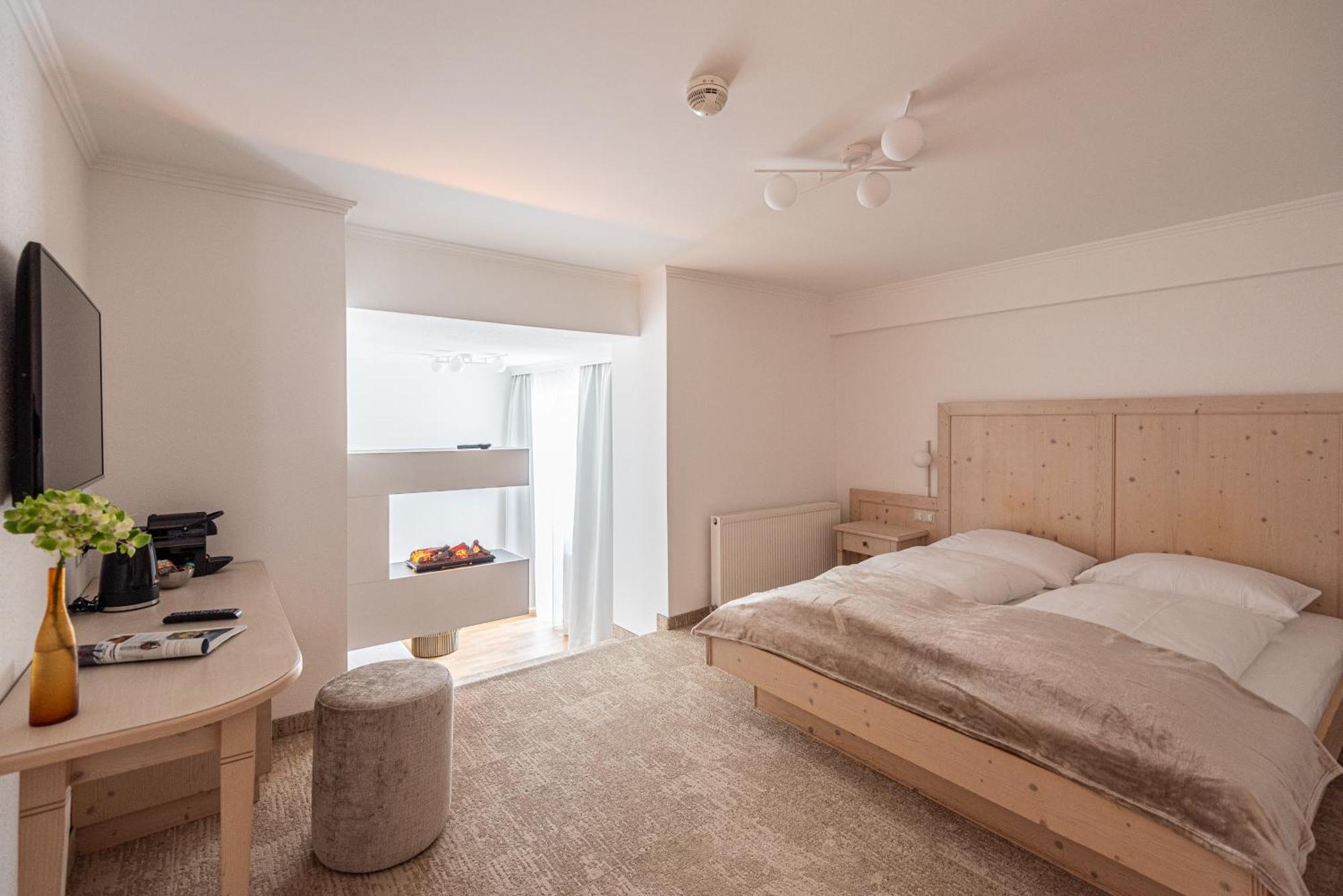 Familiekamer met Balkon en Elektrische Open Haard