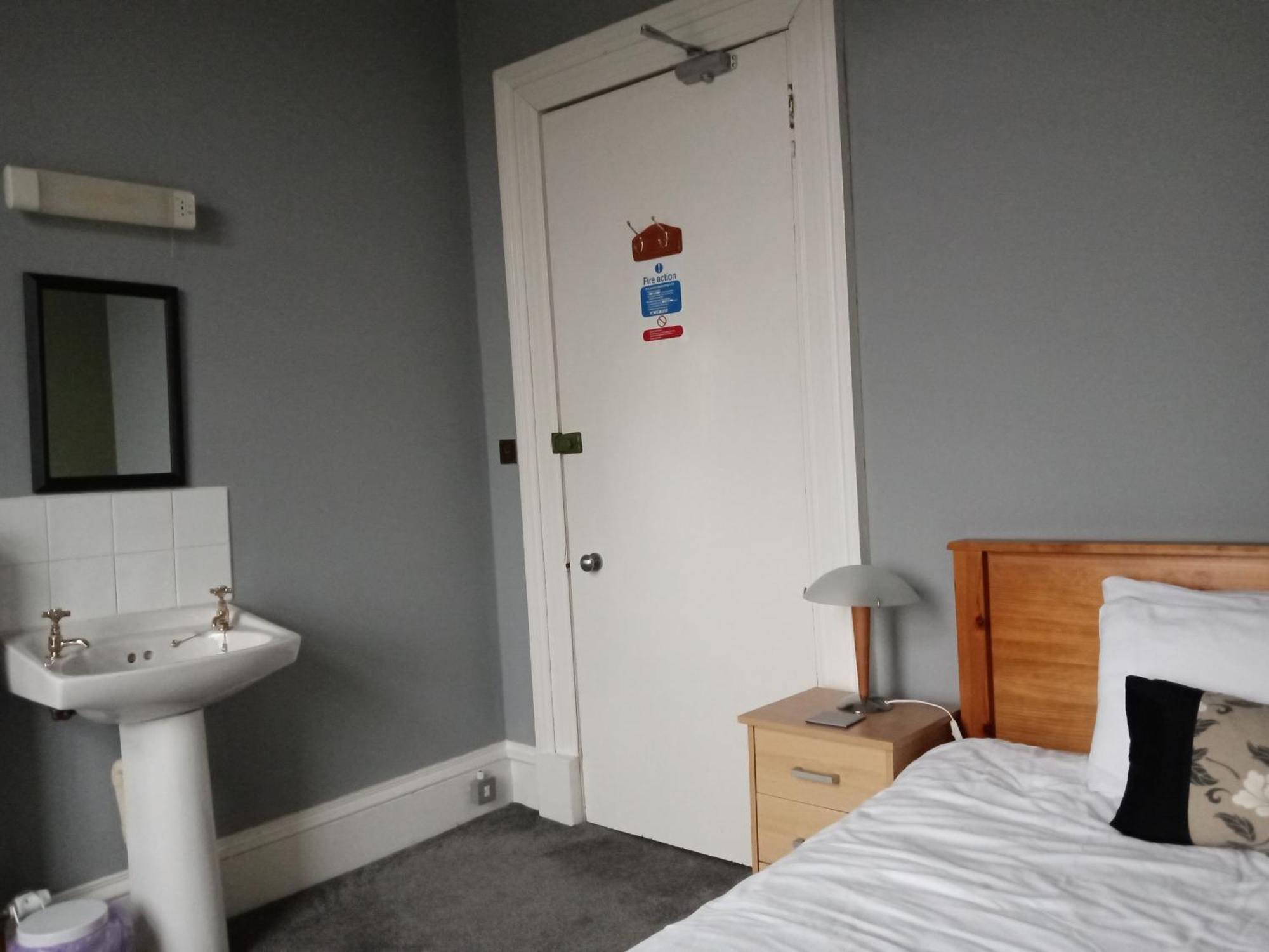 Single Room with Shared Toilet