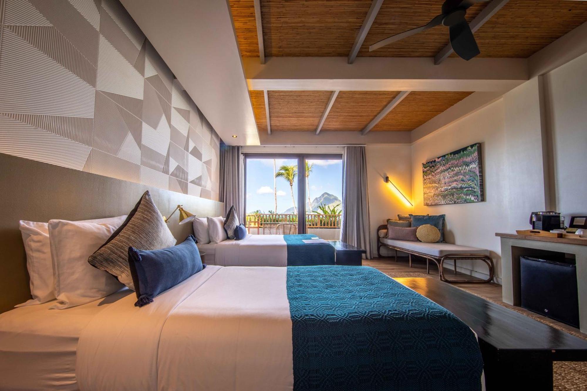 Deluxe Queen Room Sea View