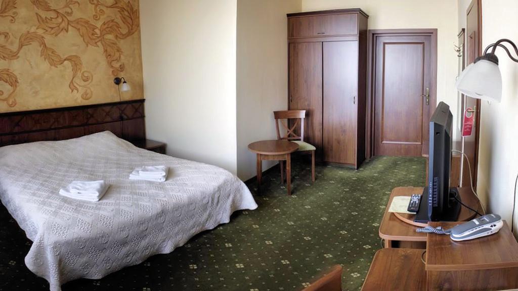 Double or Twin Room,273179177:JPEG