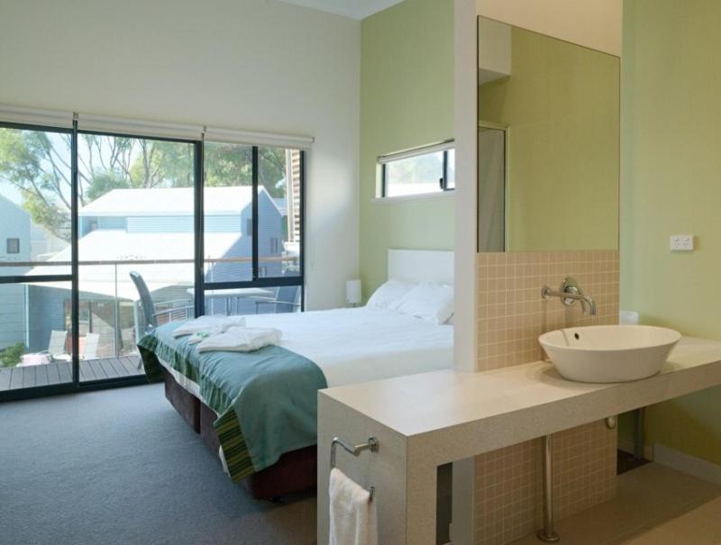 Two-Bedroom Townhouse Two Bathrooms