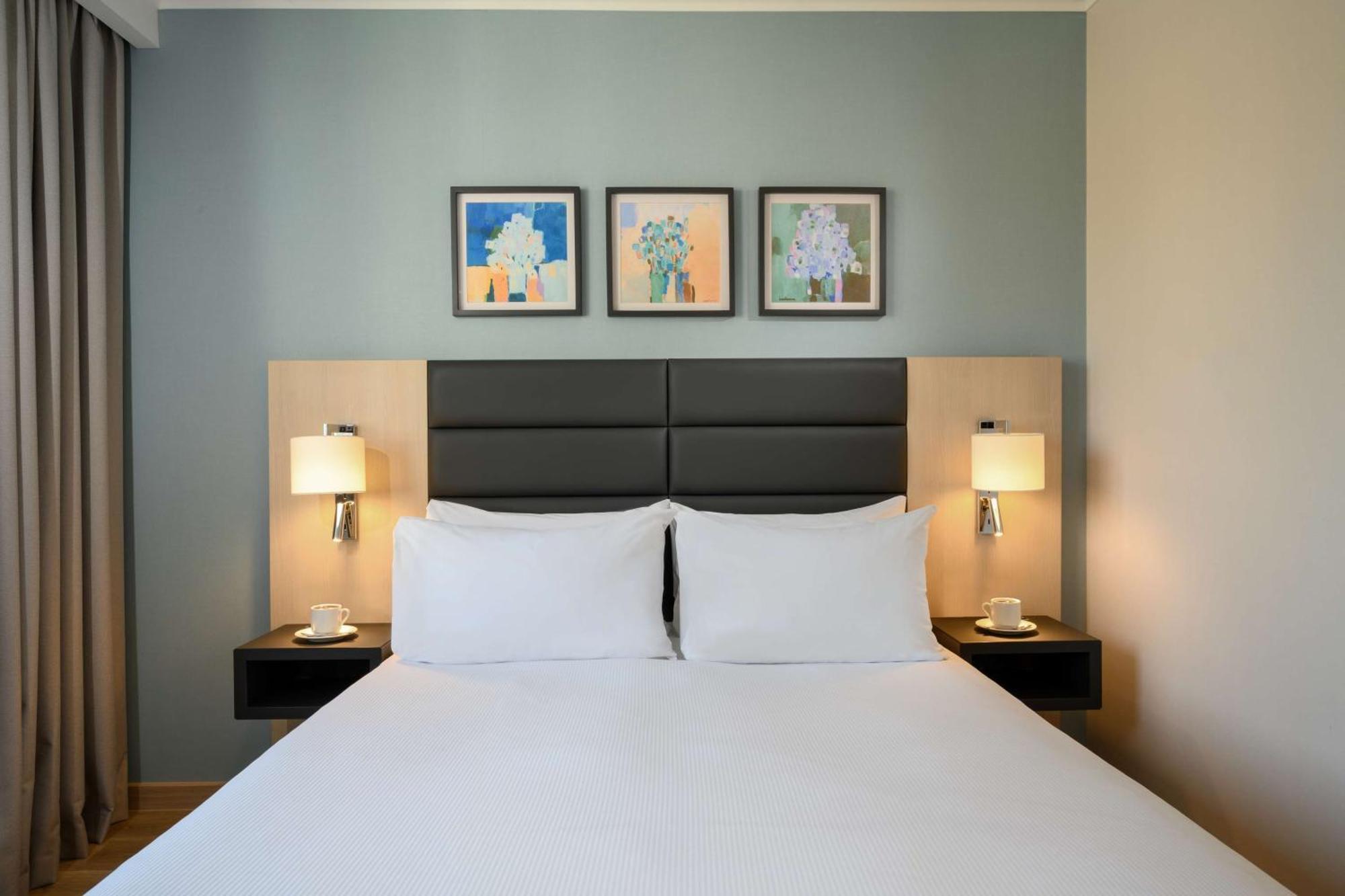 Queen Guest Room