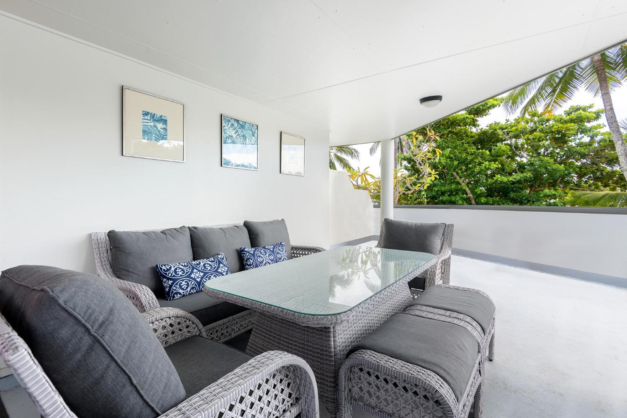 Superior One-Bedroom Apartment
