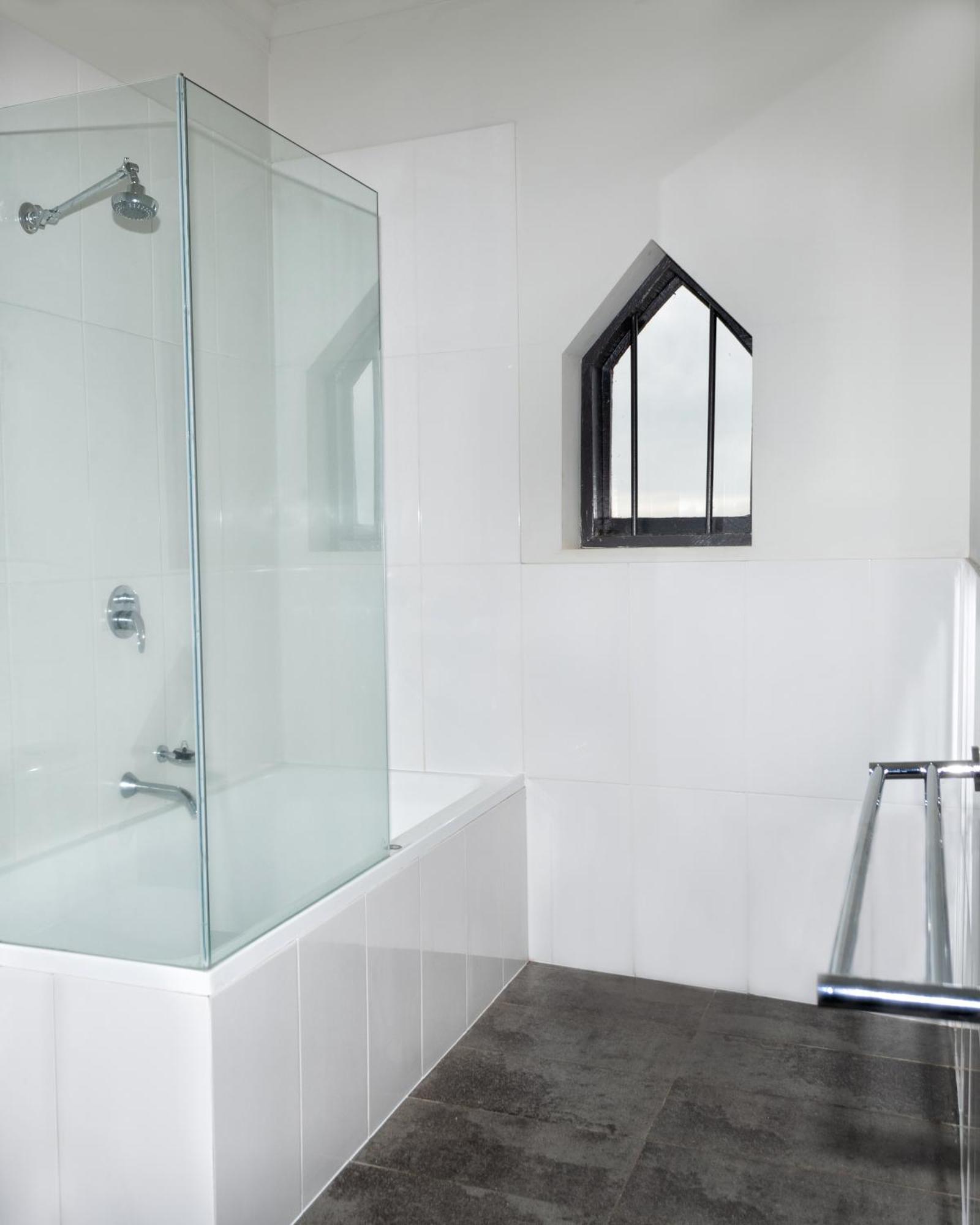 King Room with Spa Bath