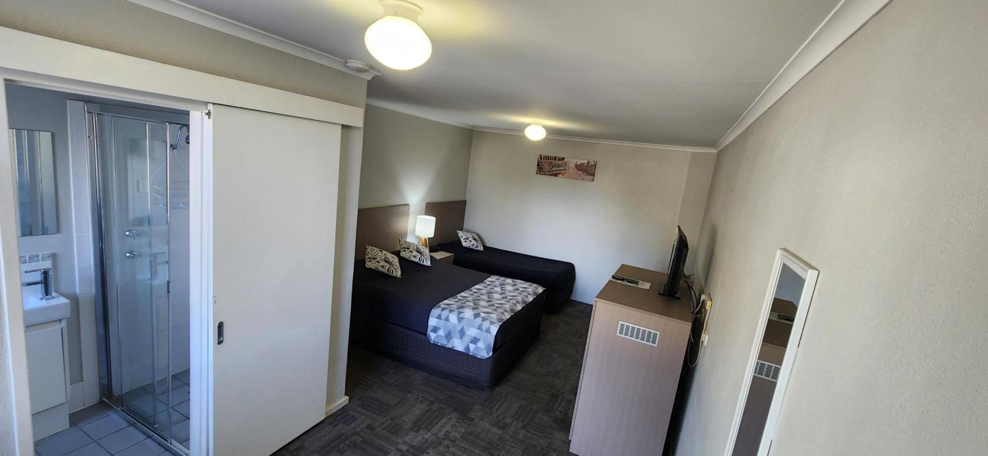 Twin Room with Bathroom