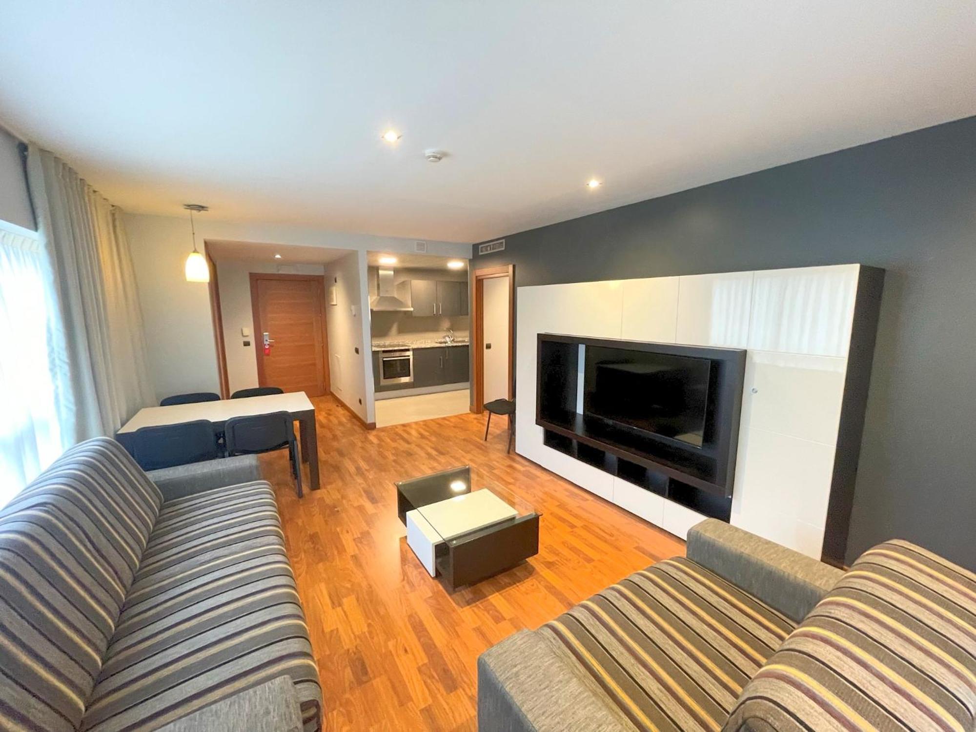 Apartamento de 1 dormitorio con balcón