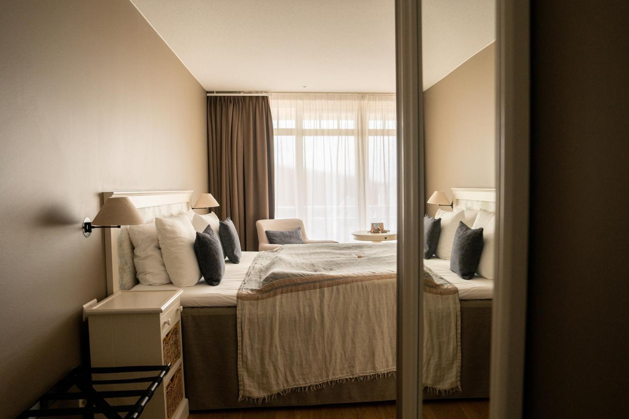 Bondi Beach Double Room Partial Sea View