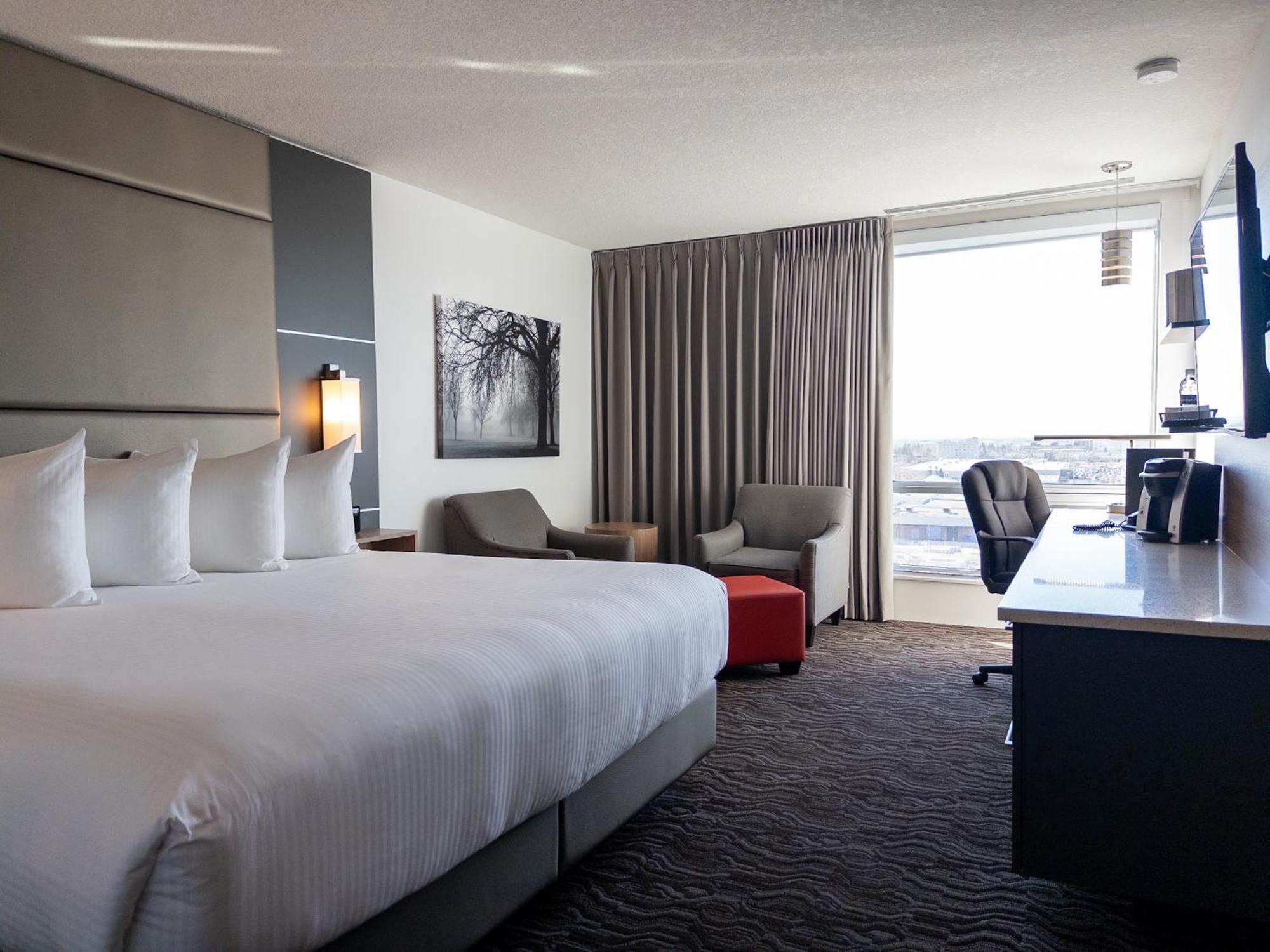 Premium Queen Room Newly Renovated