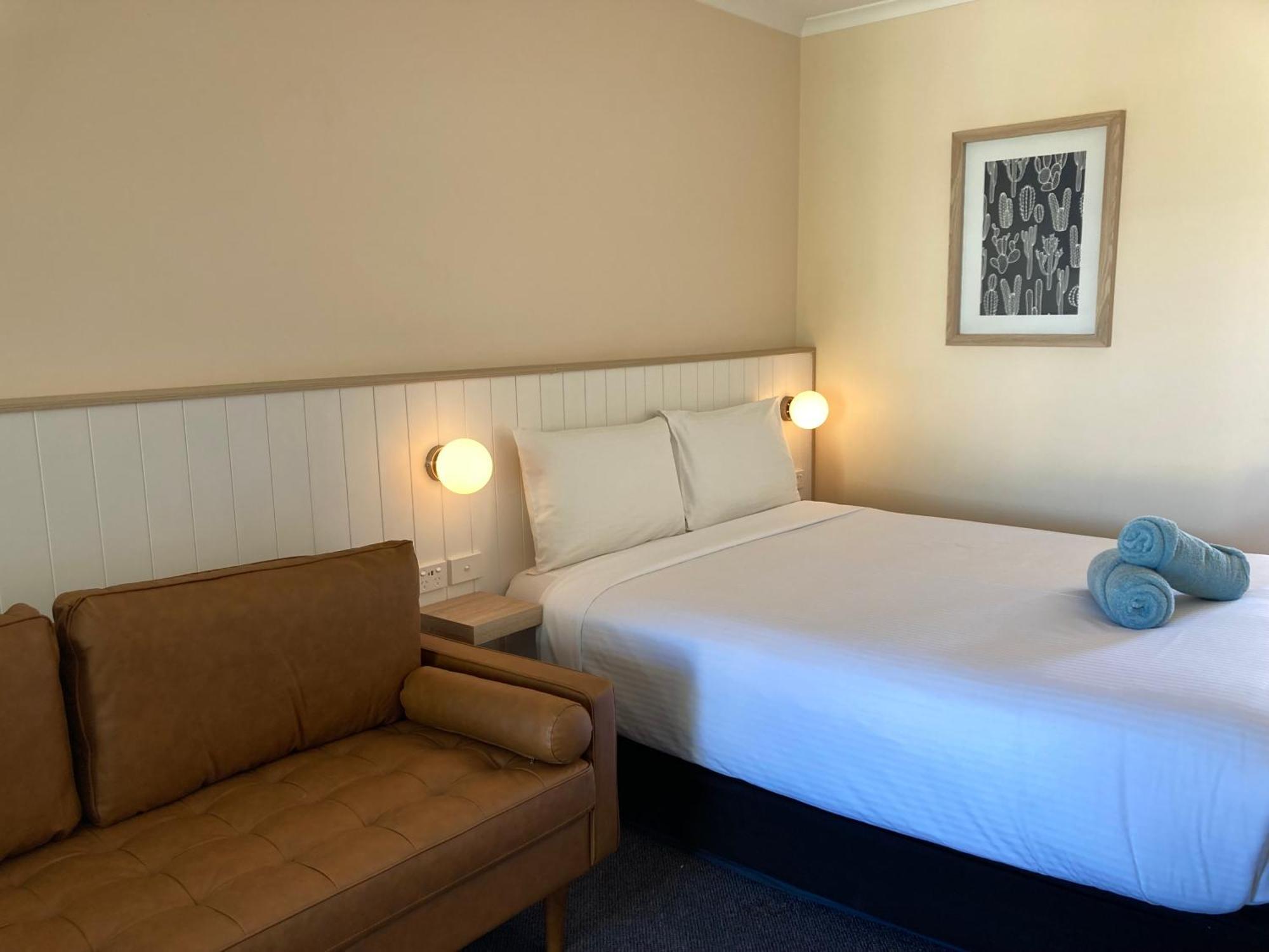King Suite With Pool / Garden View
