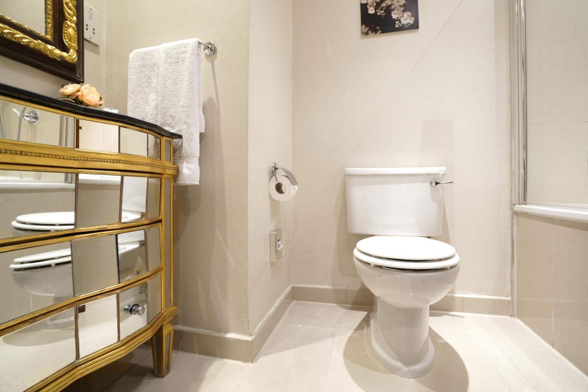 Queen Double Room Upper Floor