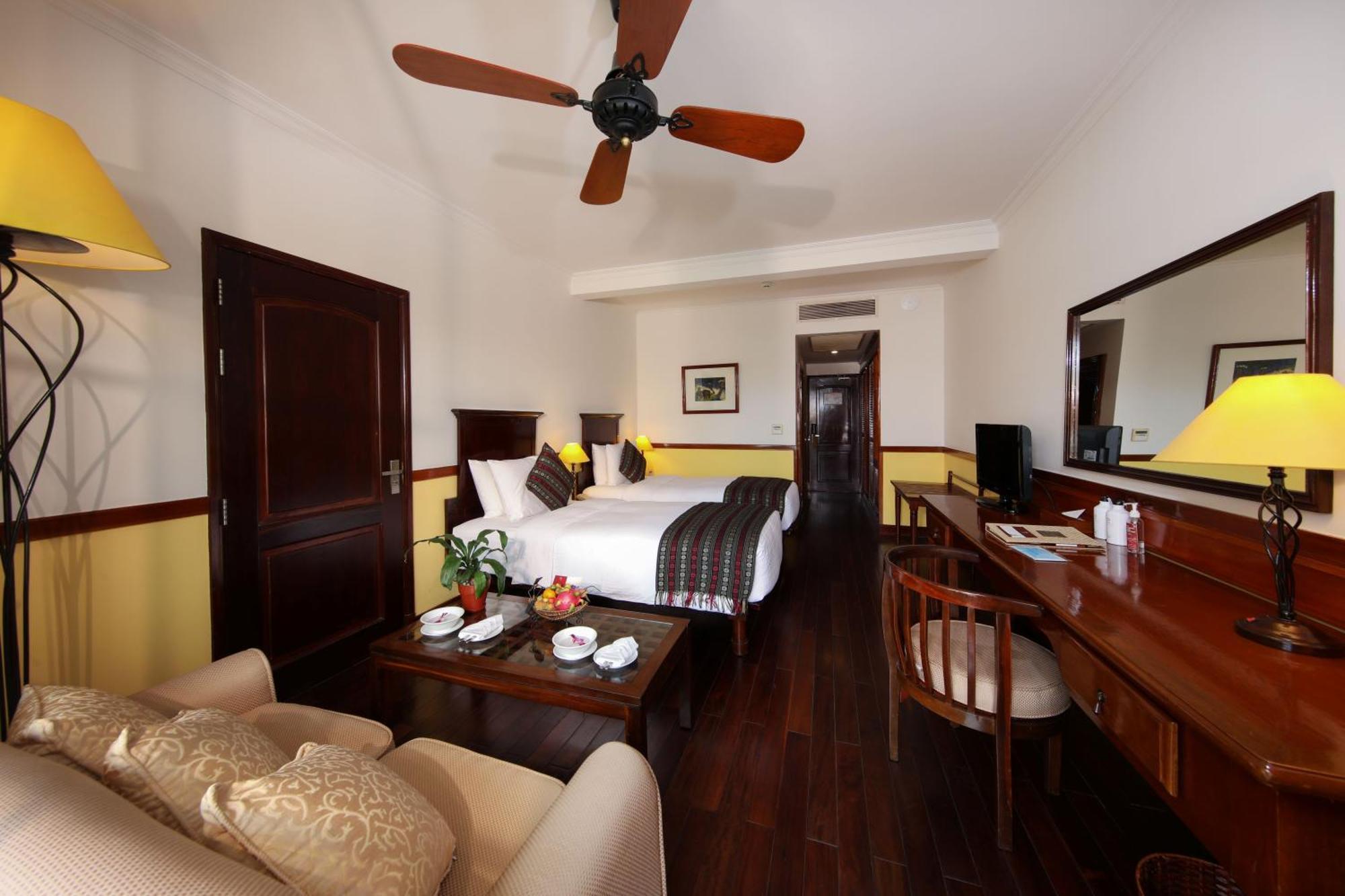 Deluxe Twin Room Balcony Pool View