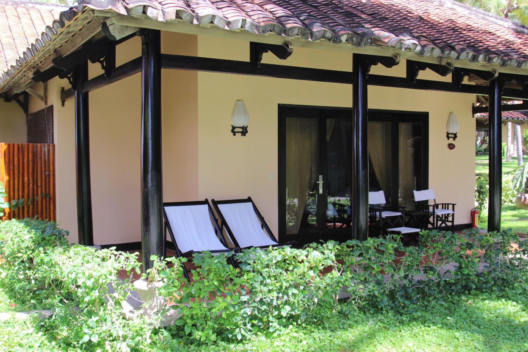 Bungalow Garden view