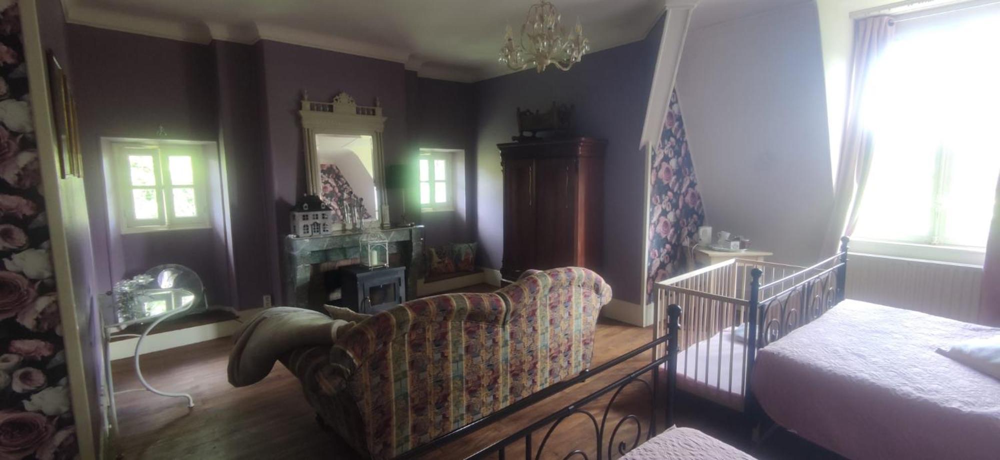 Family Room,1588402552:JPEG