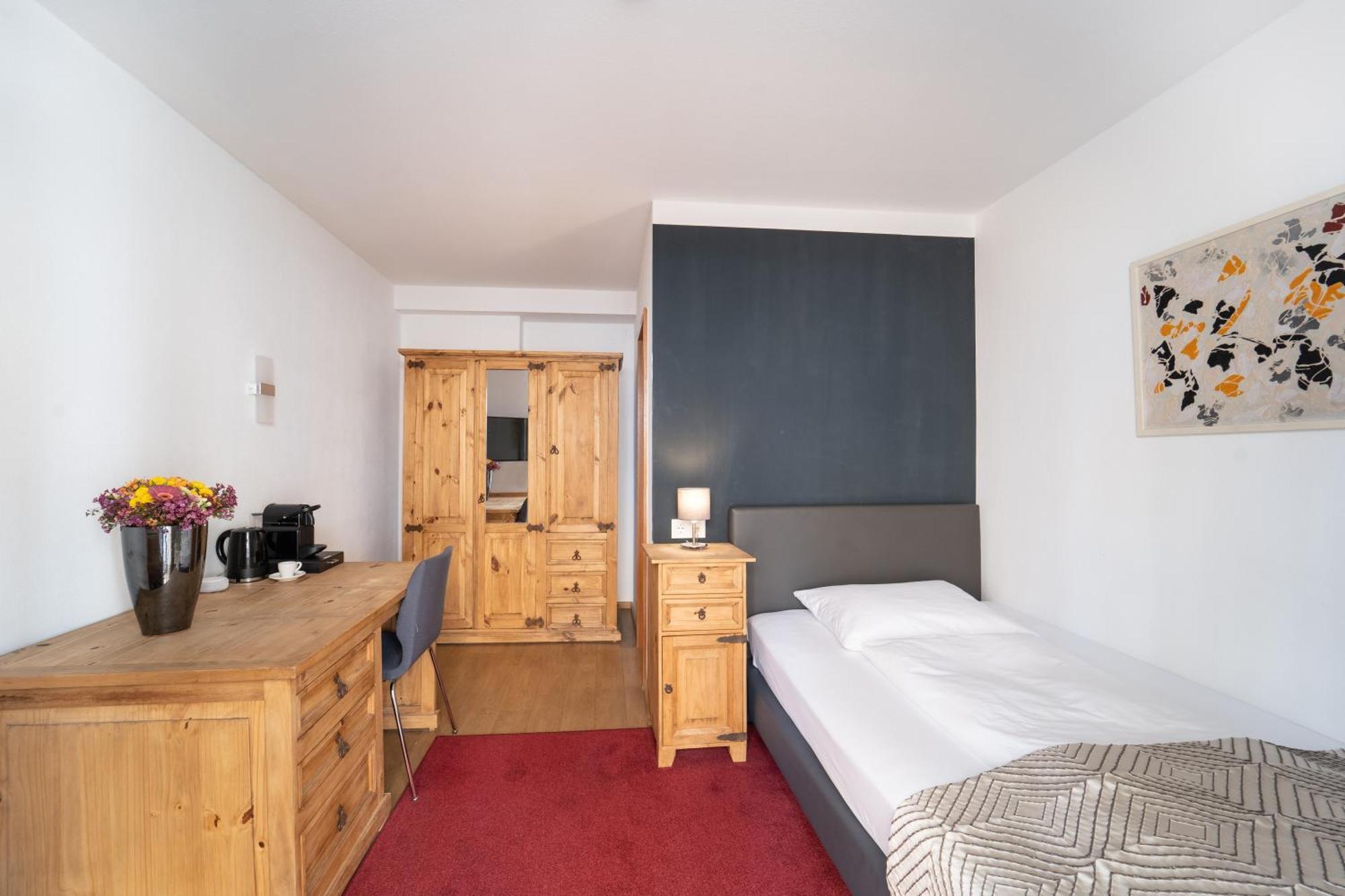 Single Room,1589164880:JPEG