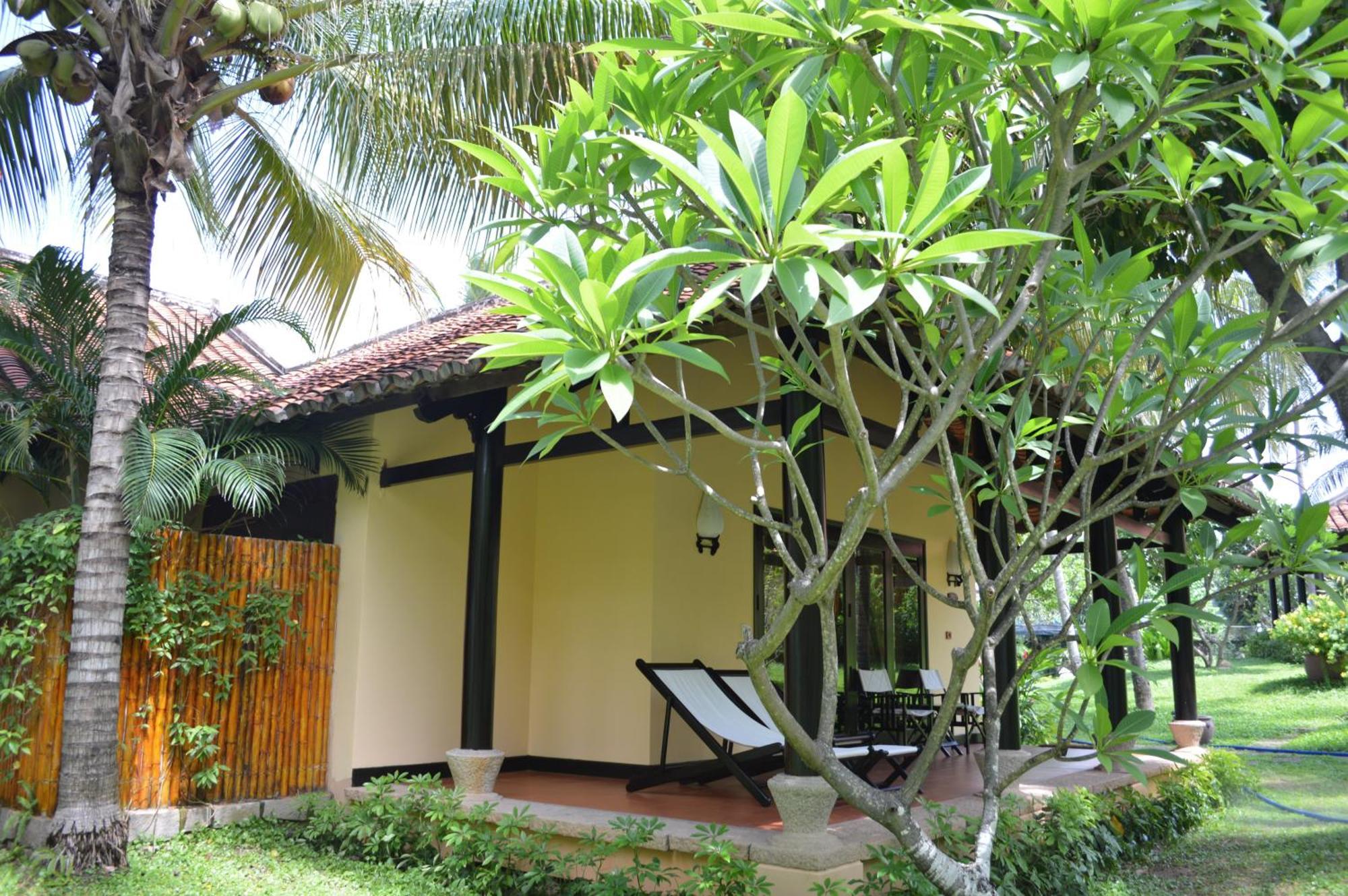 Bungalow Garden view