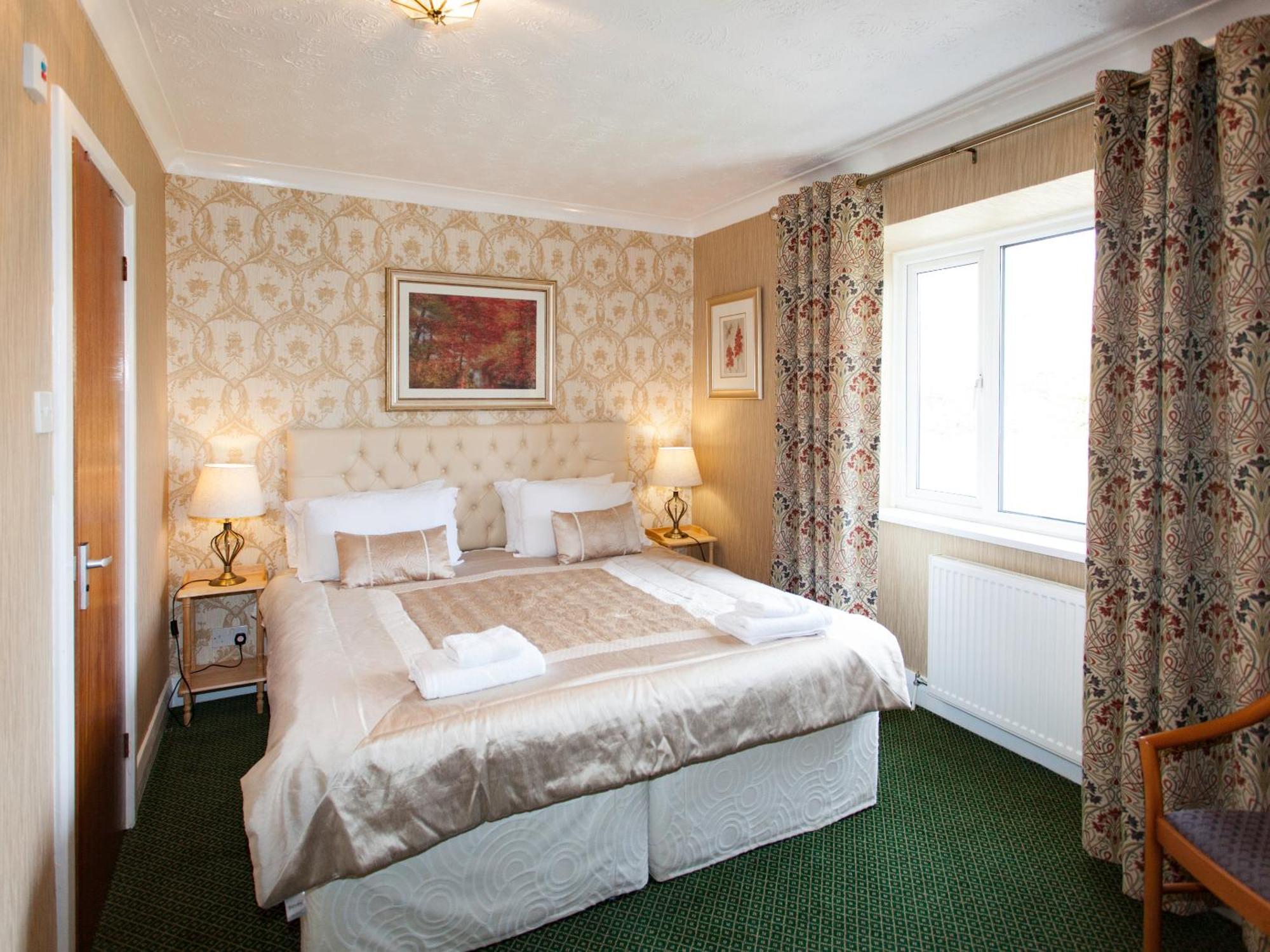 Double Room Private Bathroom