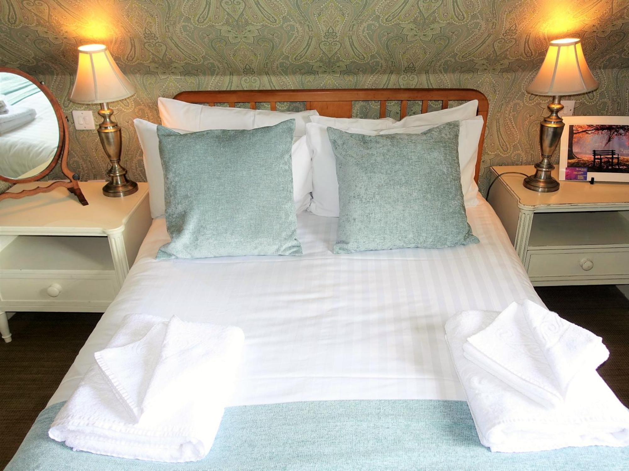 Double Room with Private Bathroom