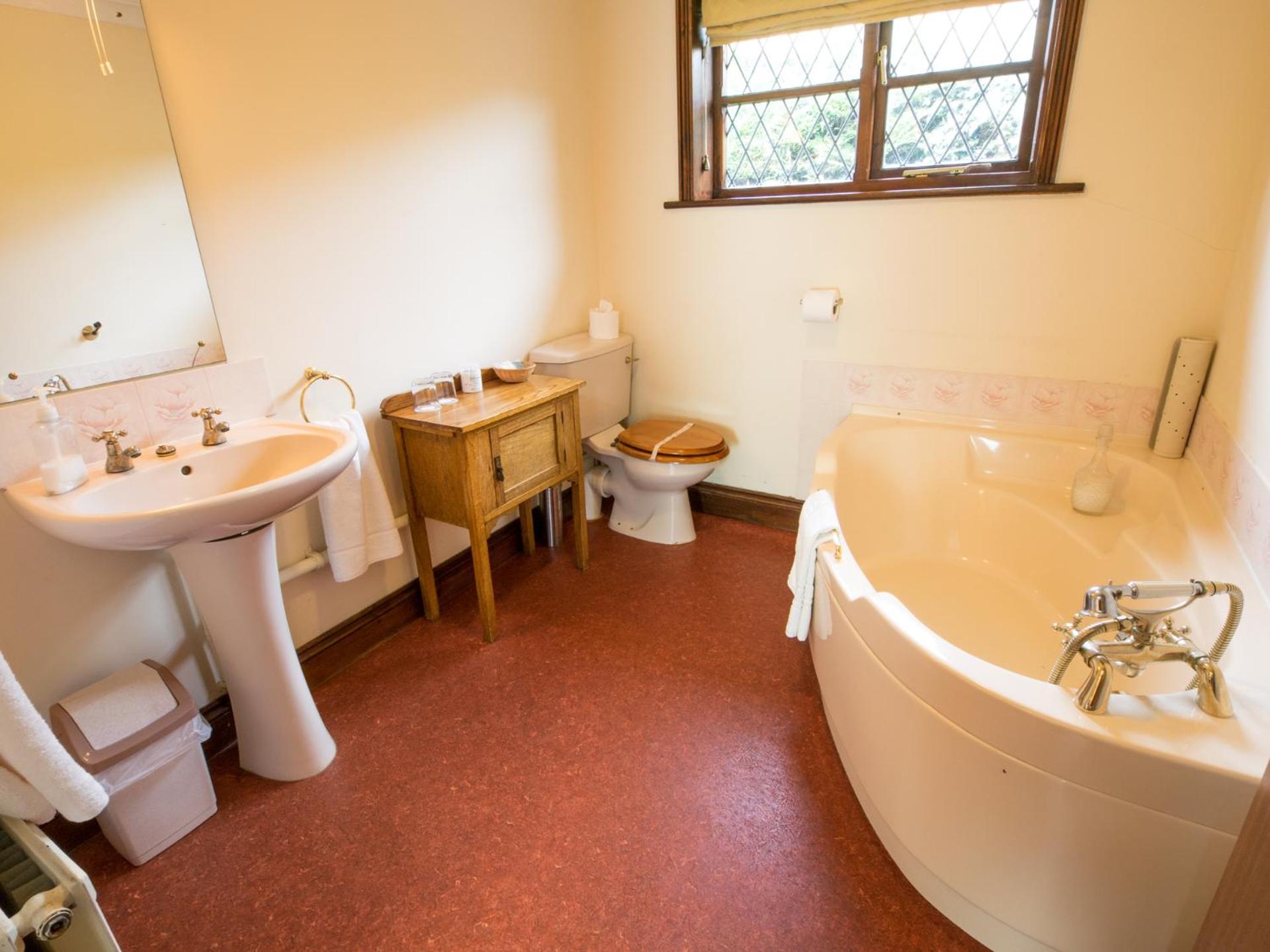 Twin Room with Bath